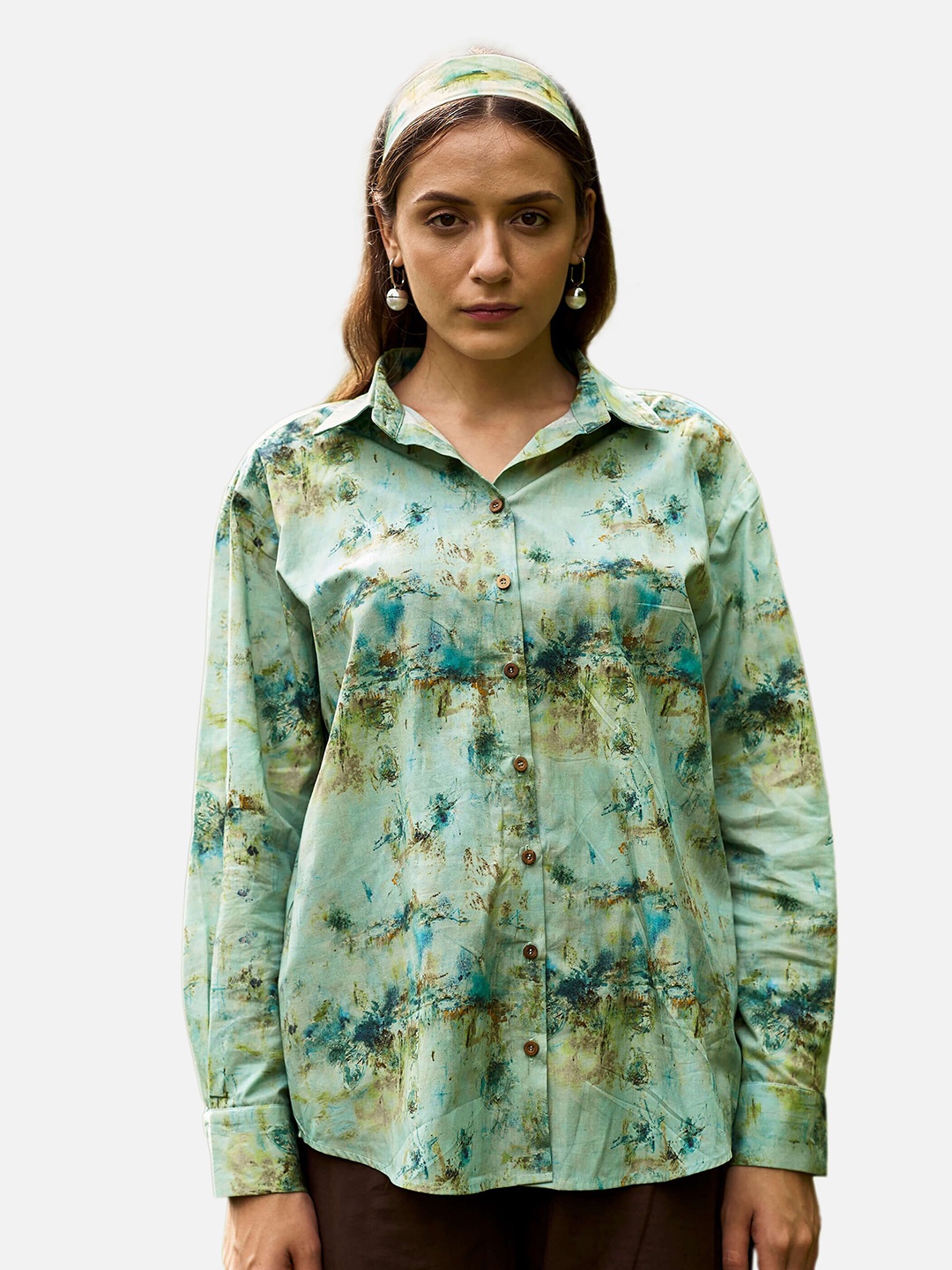 

NEOFAA Women Green Printed Casual Shirt
