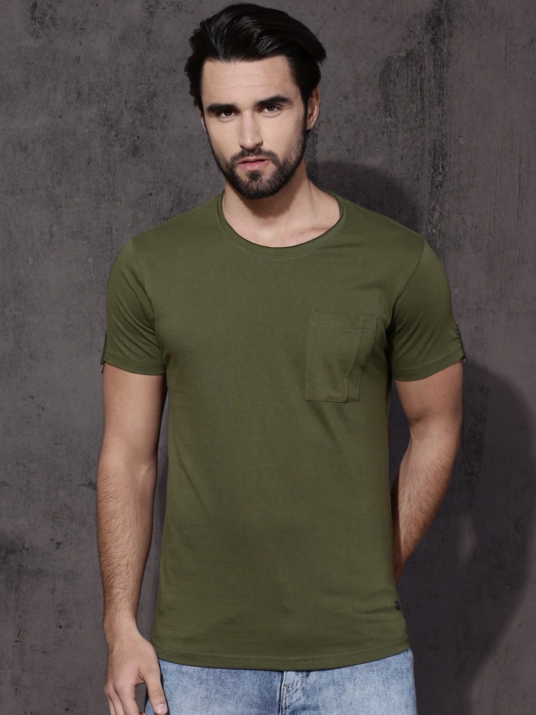 

Roadster Men Olive Green Solid Round Neck Pure Cotton T-shirt
