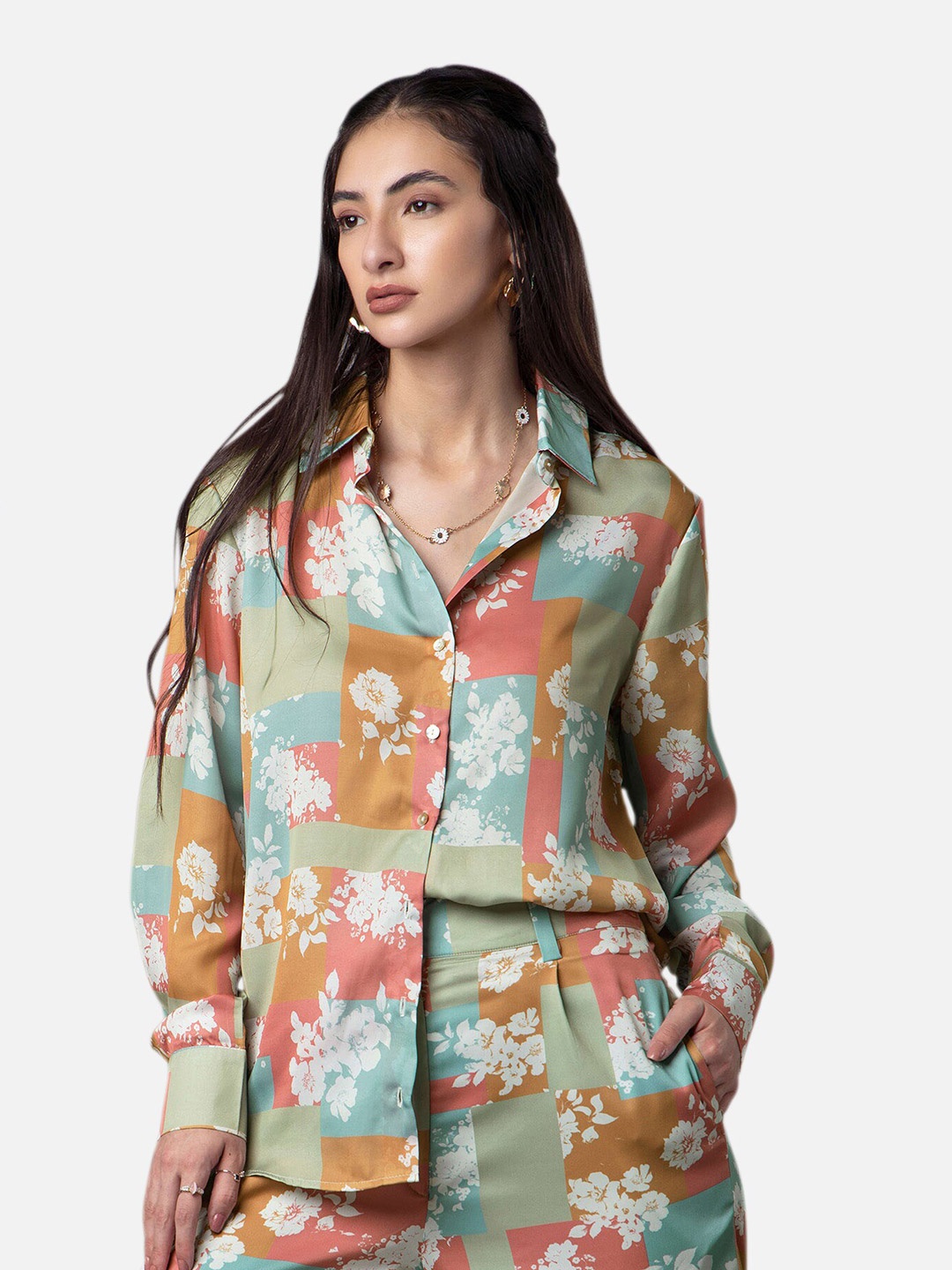 

NEOFAA Women Green Floral Printed Casual Shirt