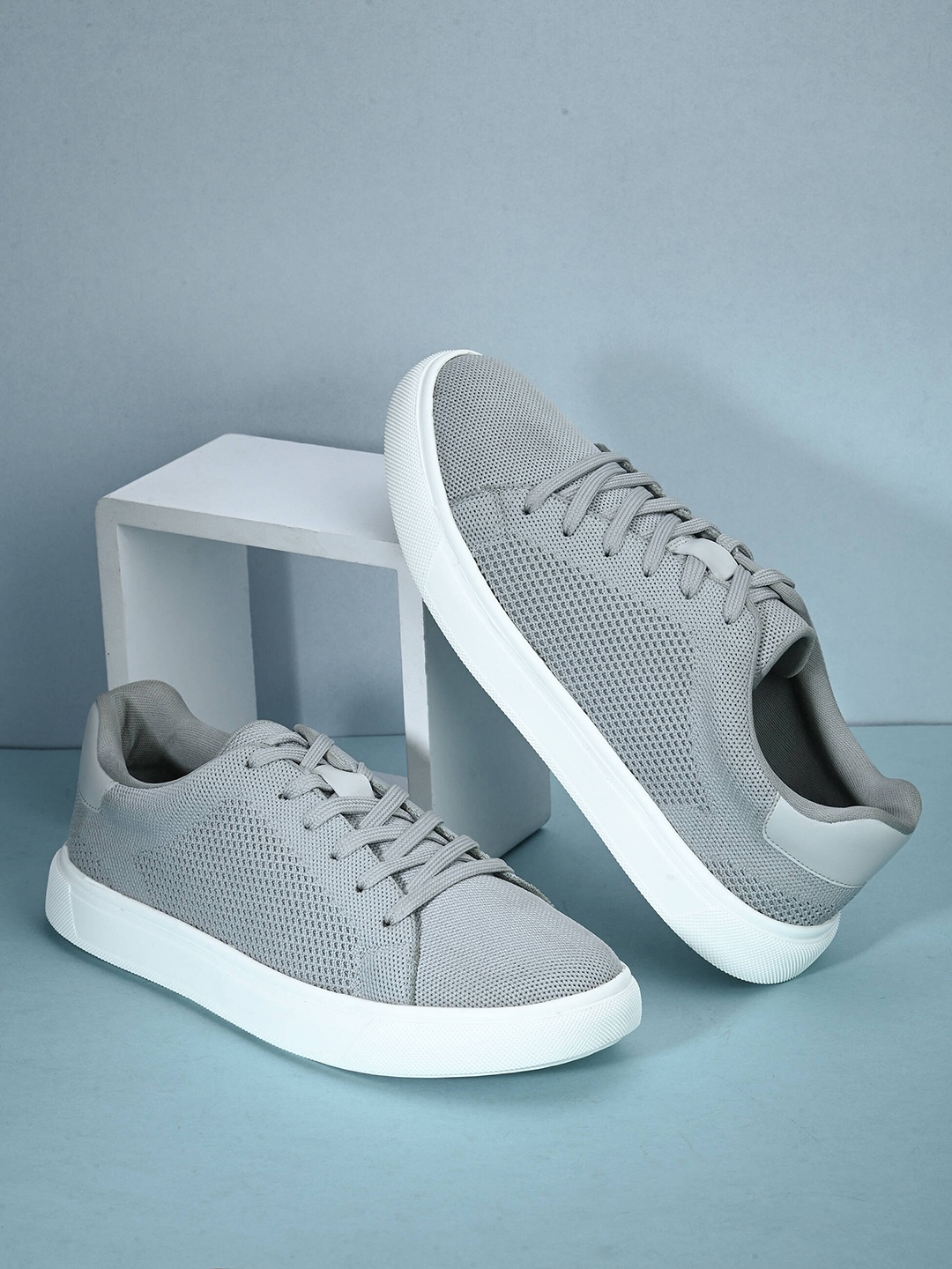 

HRX by Hrithik Roshan Men Woven Design Sneakers, Grey