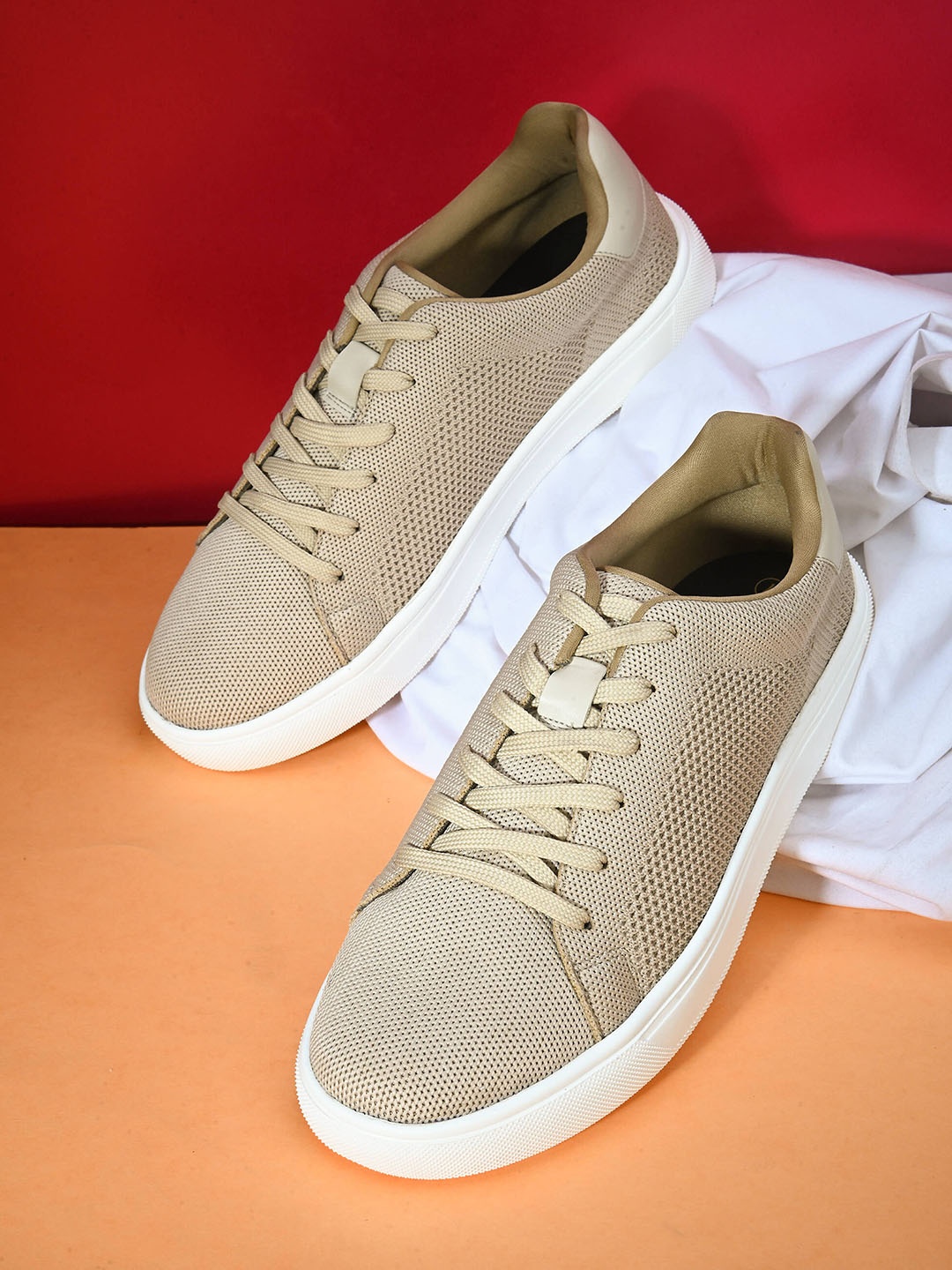 

HRX by Hrithik Roshan Men Lace Up Round Toe Woven Design Sneakers, Beige