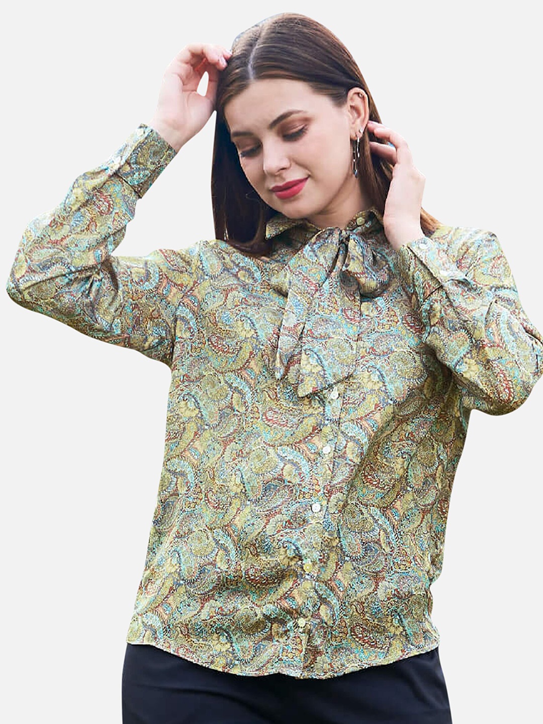

NEOFAA Women Green Floral Printed Casual Shirt