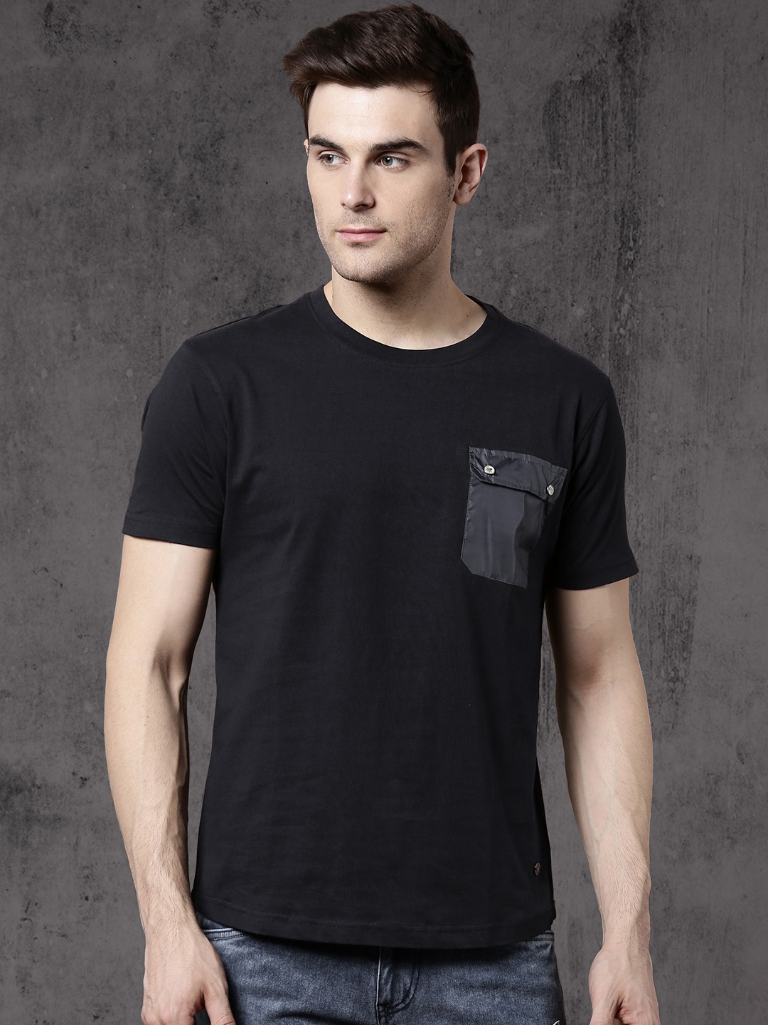 

Roadster Men Navy Solid Round Neck Pure Cotton T-shirt, Navy blue