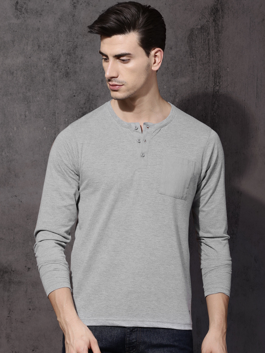 

Roadster Men Grey Melange Solid Henley Neck T-shirt