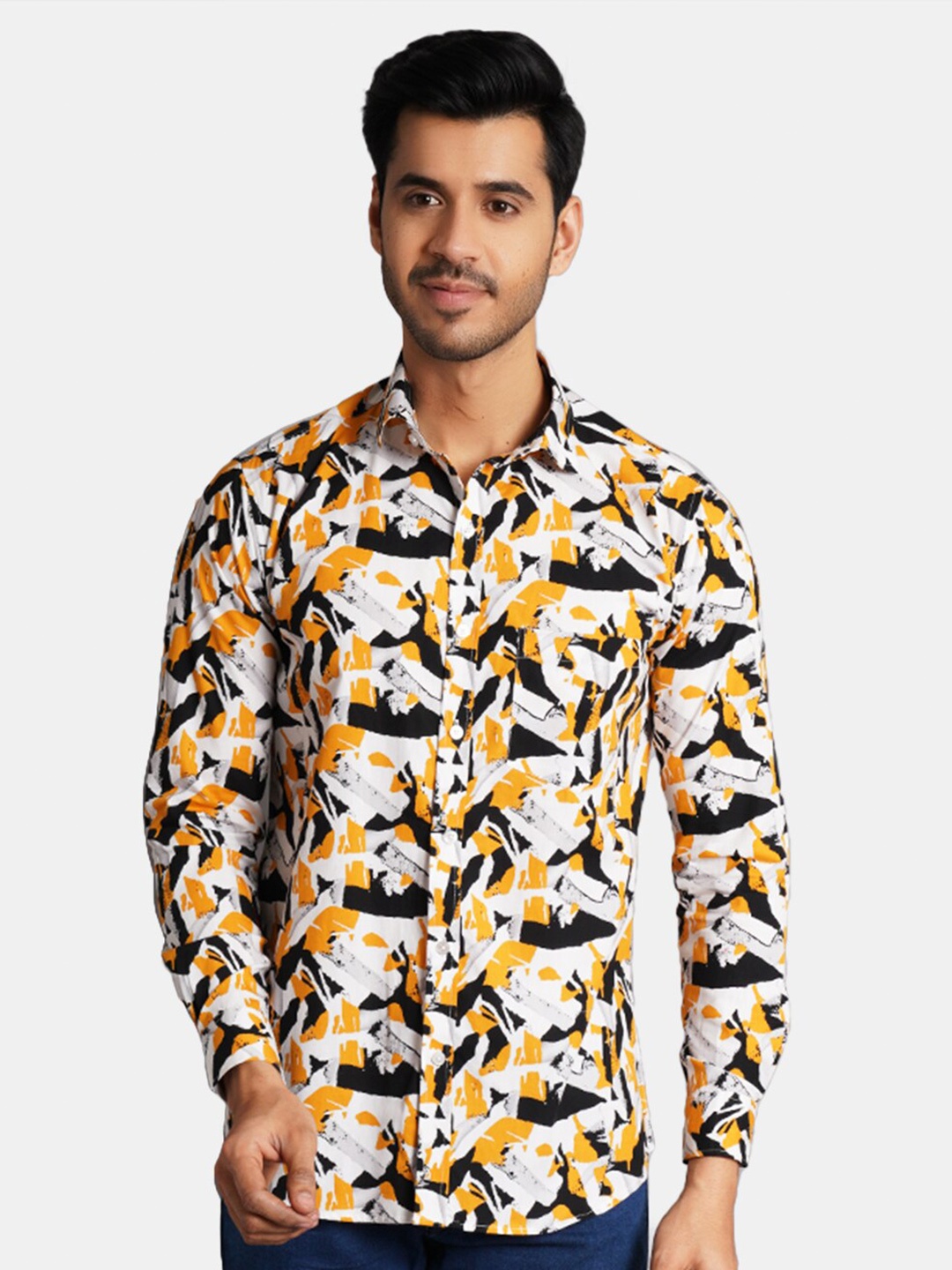 

Wintage Abstract Printed Cotton Casual Shirt, White
