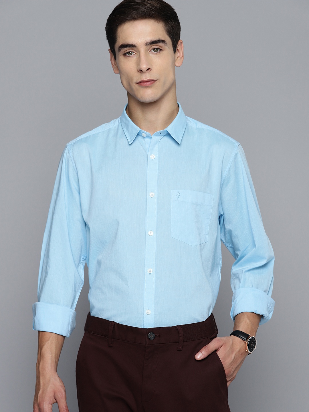 

Indian Terrain Men Pure Cotton Solid Slim Fit Semiformal Shirt, Blue