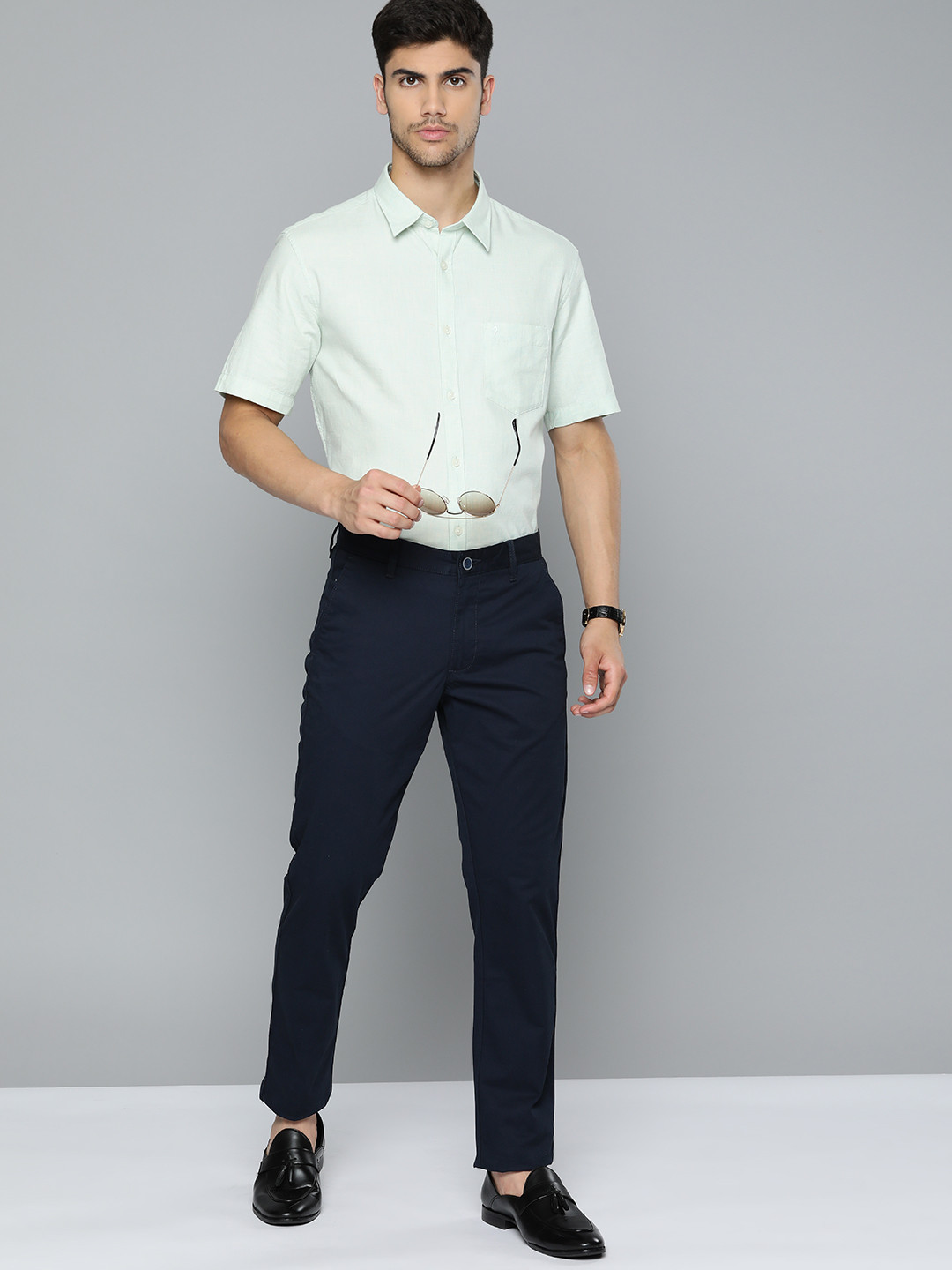 

Indian Terrain Men Heathered Slim Fit Opaque Cotton Semiformal Shirt, Green