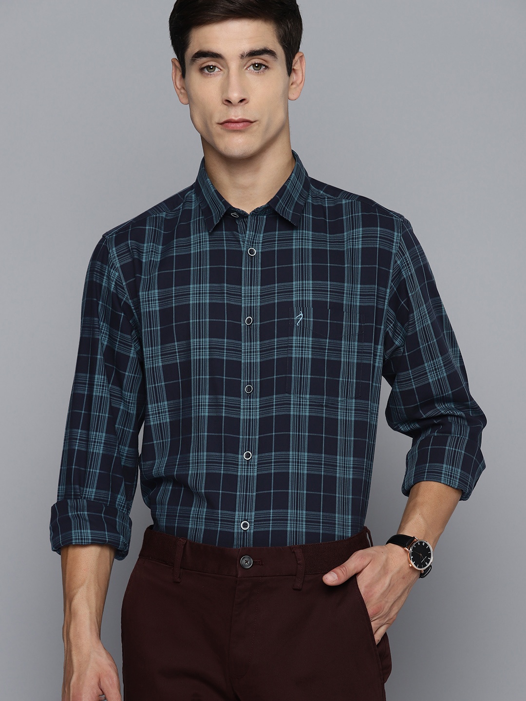 

Indian Terrain Men Pure Cotton Slim Fit Tartan Checked Semiformal Shirt, Blue