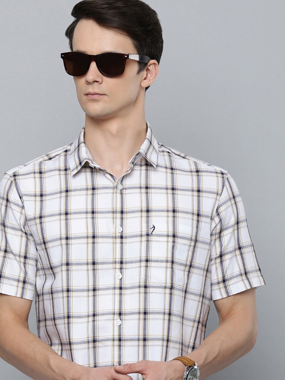 

Indian Terrain Men Pure Cotton Slim Fit Tartan Checked Opaque Casual Shirt, White