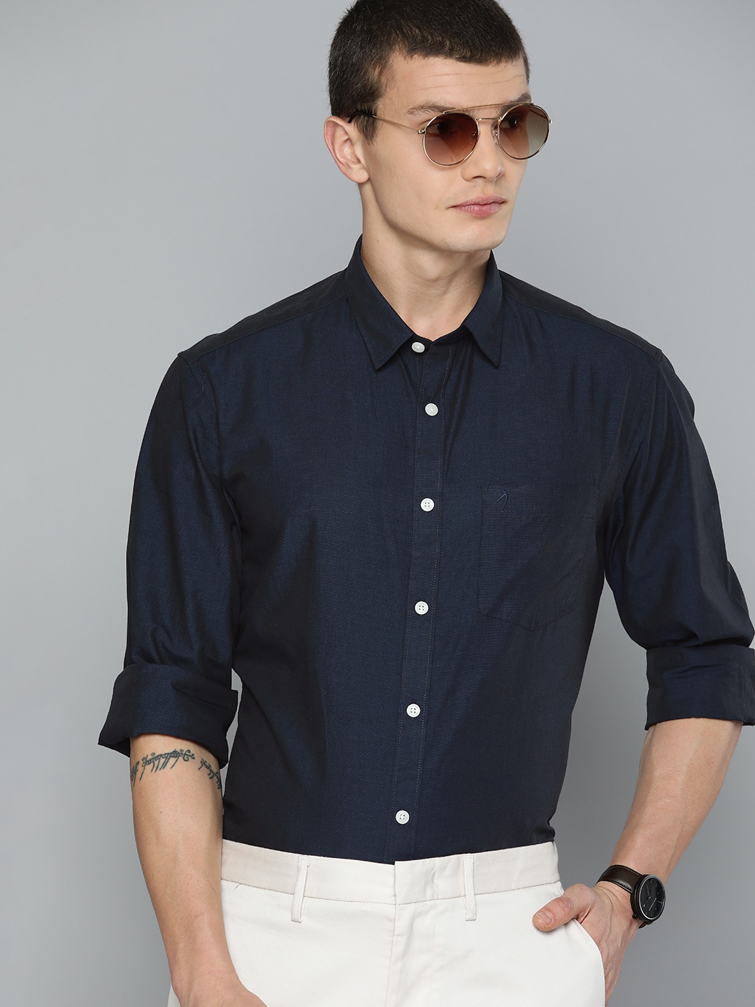

Indian Terrain Men Slim Fit Pure Cotton Formal Shirt, Navy blue