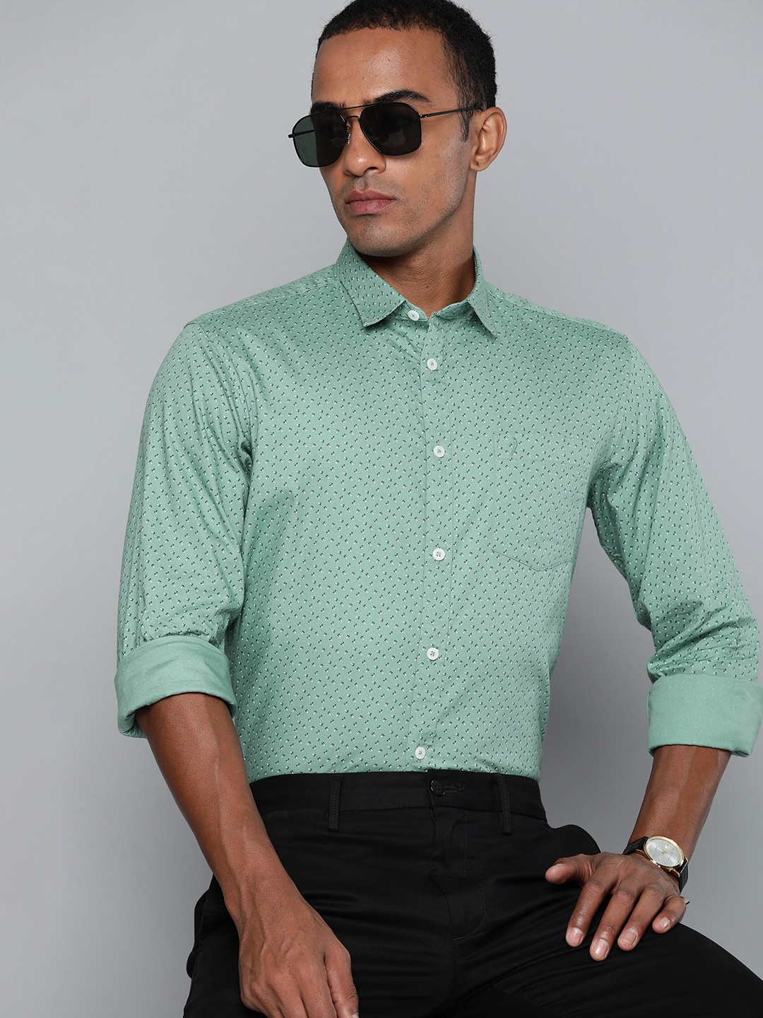 

Indian Terrain Men Chiseled Slim Fit Opaque Printed Semiformal Shirt, Green