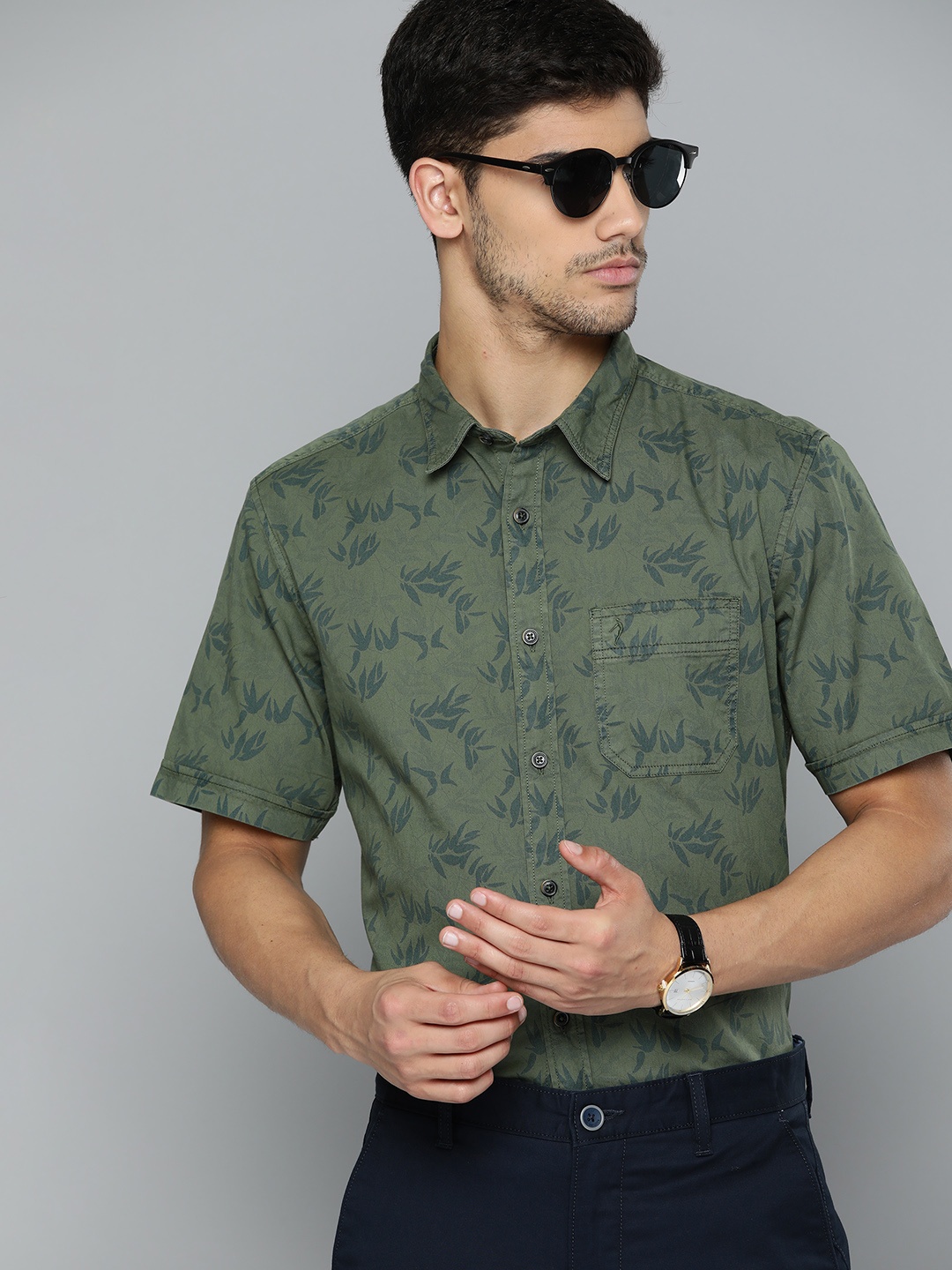 

Indian Terrain Chiseled Slim Fit Floral Printed Pure Cotton Formal Shirt, Olive