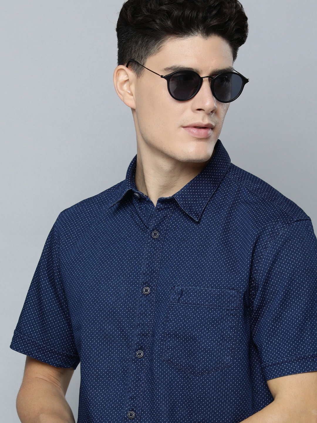 

Indian Terrain Men Slim Fit Printed Denim Casual Shirt, Navy blue