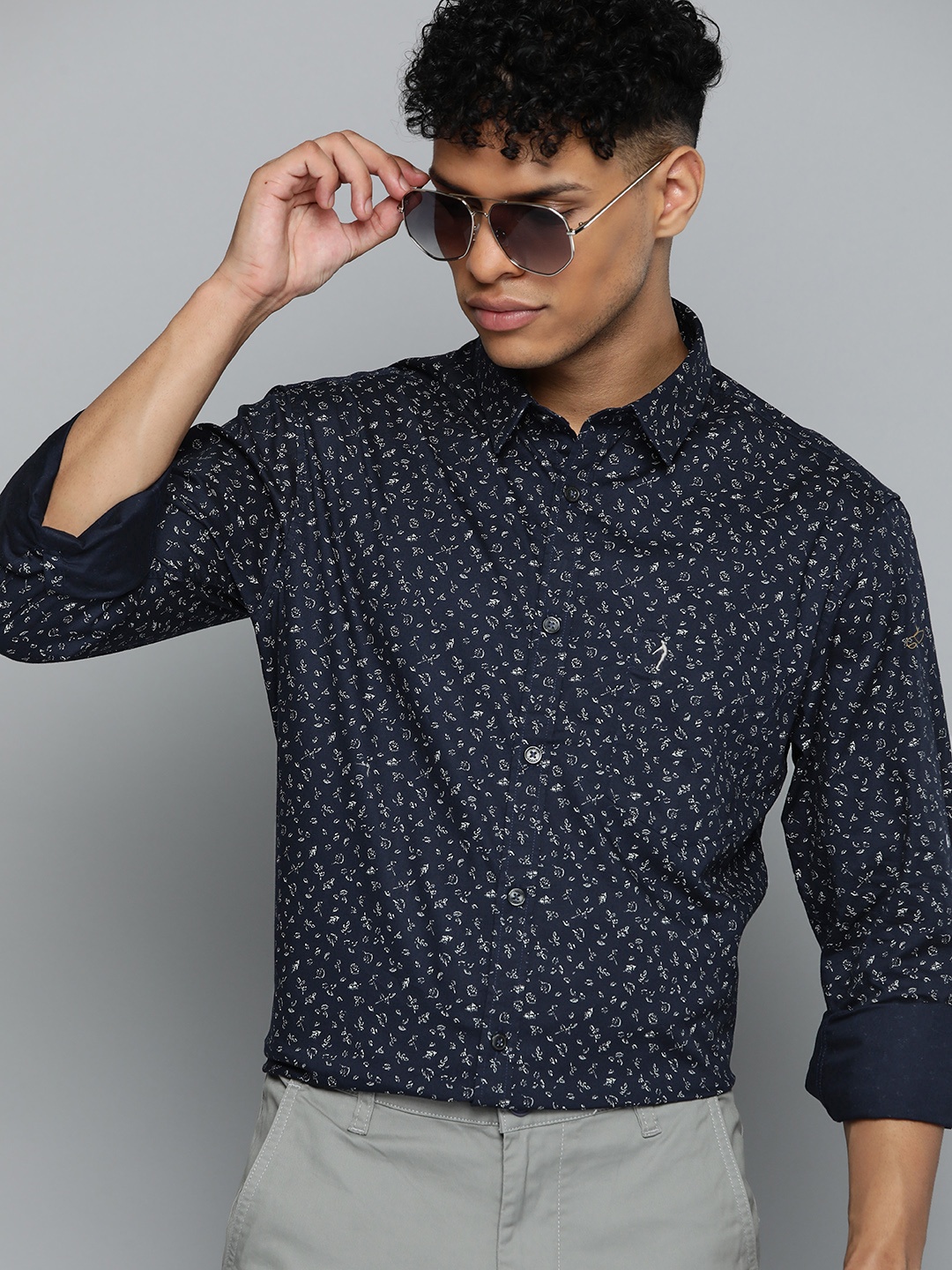 

Indian Terrain Men Pure Cotton Slim Fit Printed Semiformal Shirt, Navy blue