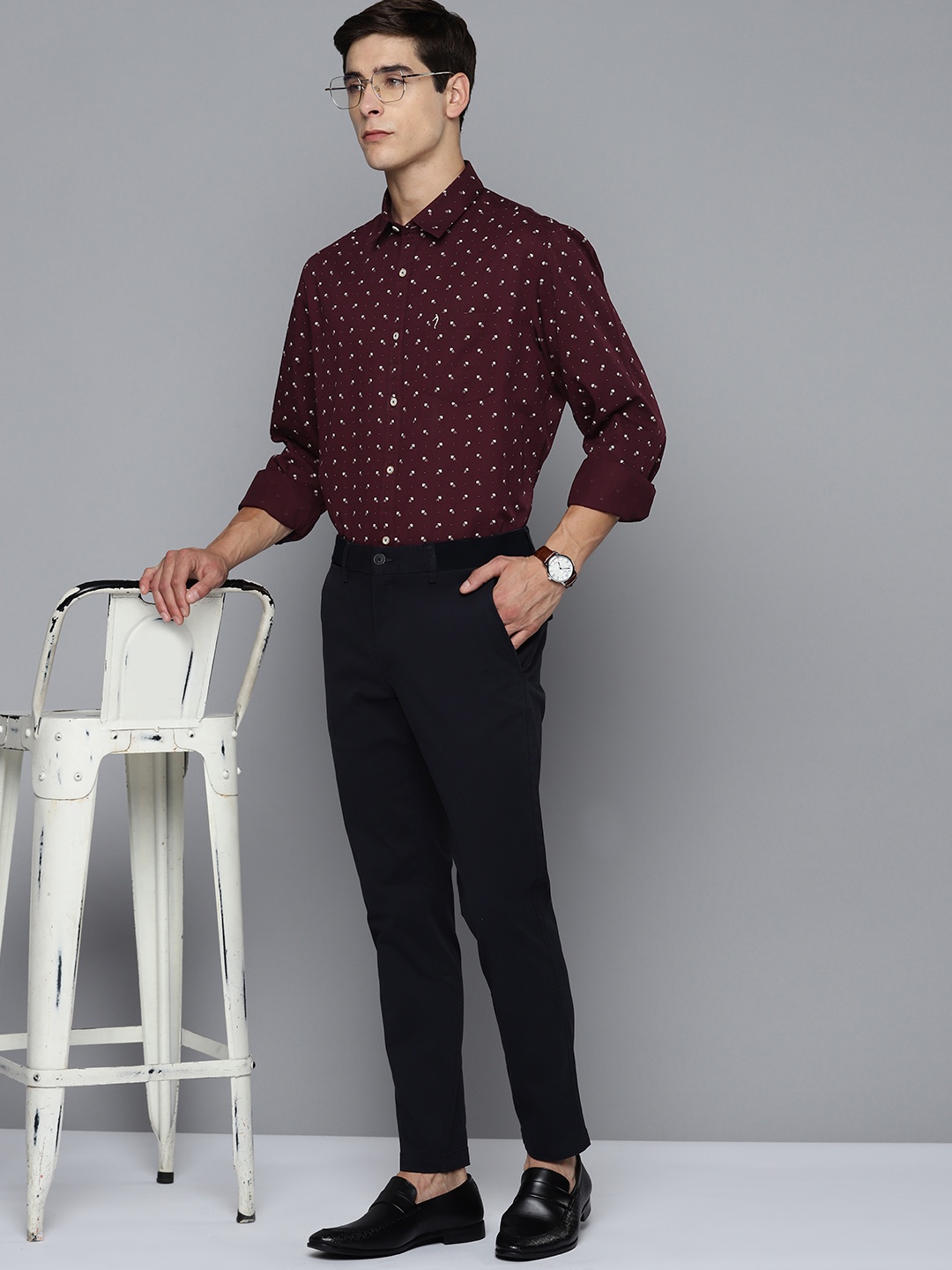 

Indian Terrain Men Slim Fit Opaque Printed Semiformal Shirt, Maroon