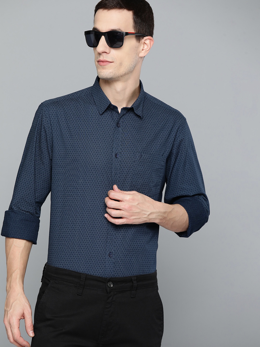 

Indian Terrain Chiseled Slim Fit Cotton Printed Casual Shirt, Navy blue