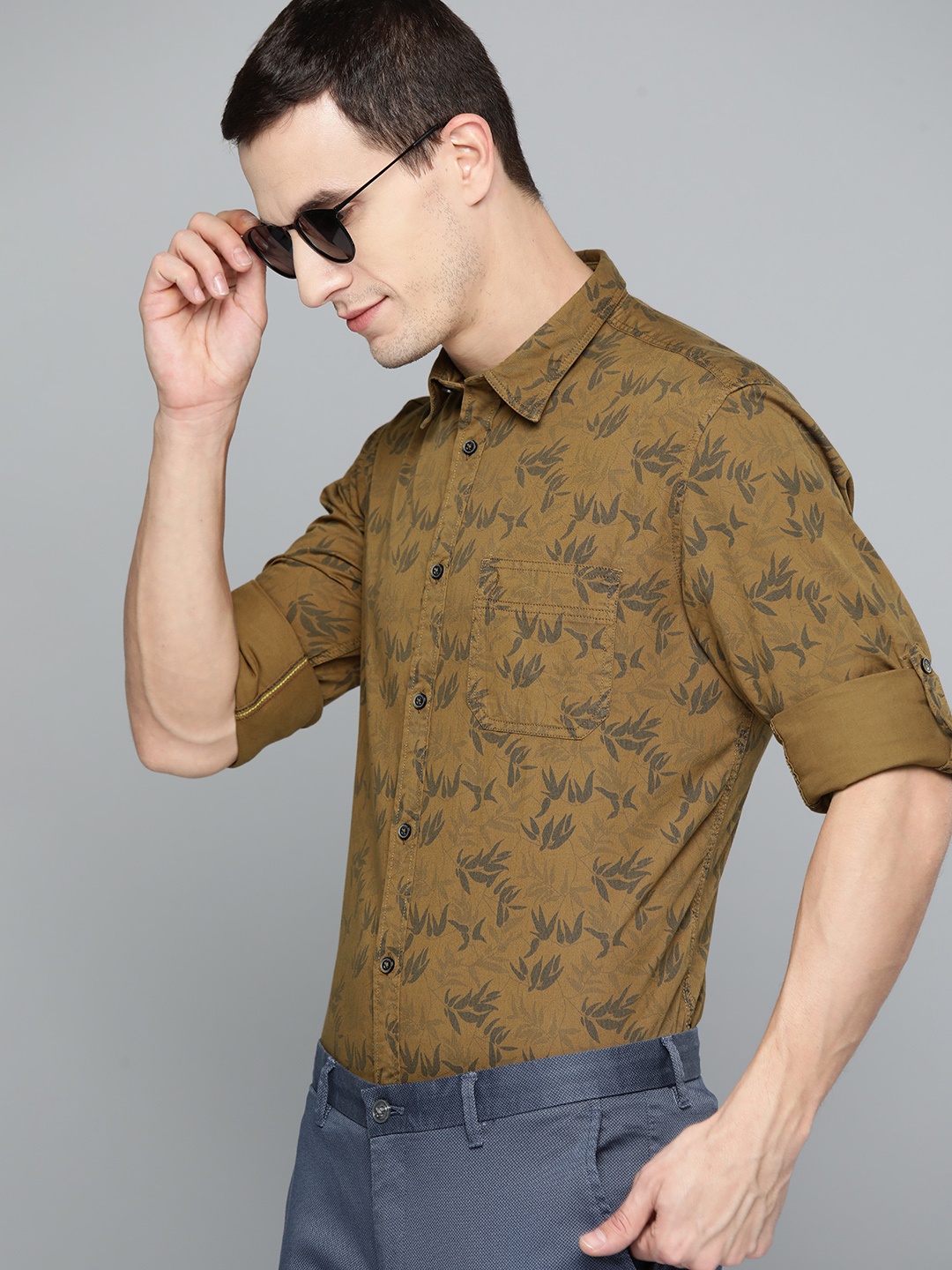 

Indian Terrain Men Slim Fit Printed Pure Cotton Casual Shirt, Brown