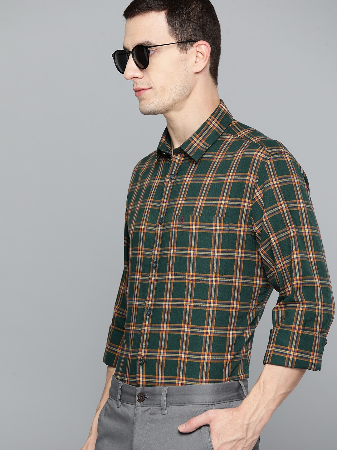 

Indian Terrain Men Slim Fit Checked Pure Cotton Casual Shirt, Green