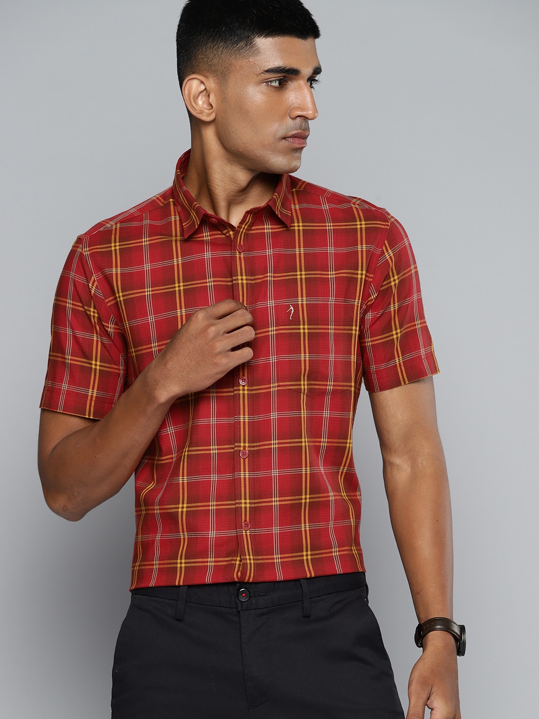 

Indian Terrain Pure Cotton Slim Fit Checked Semiformal Shirt, Red