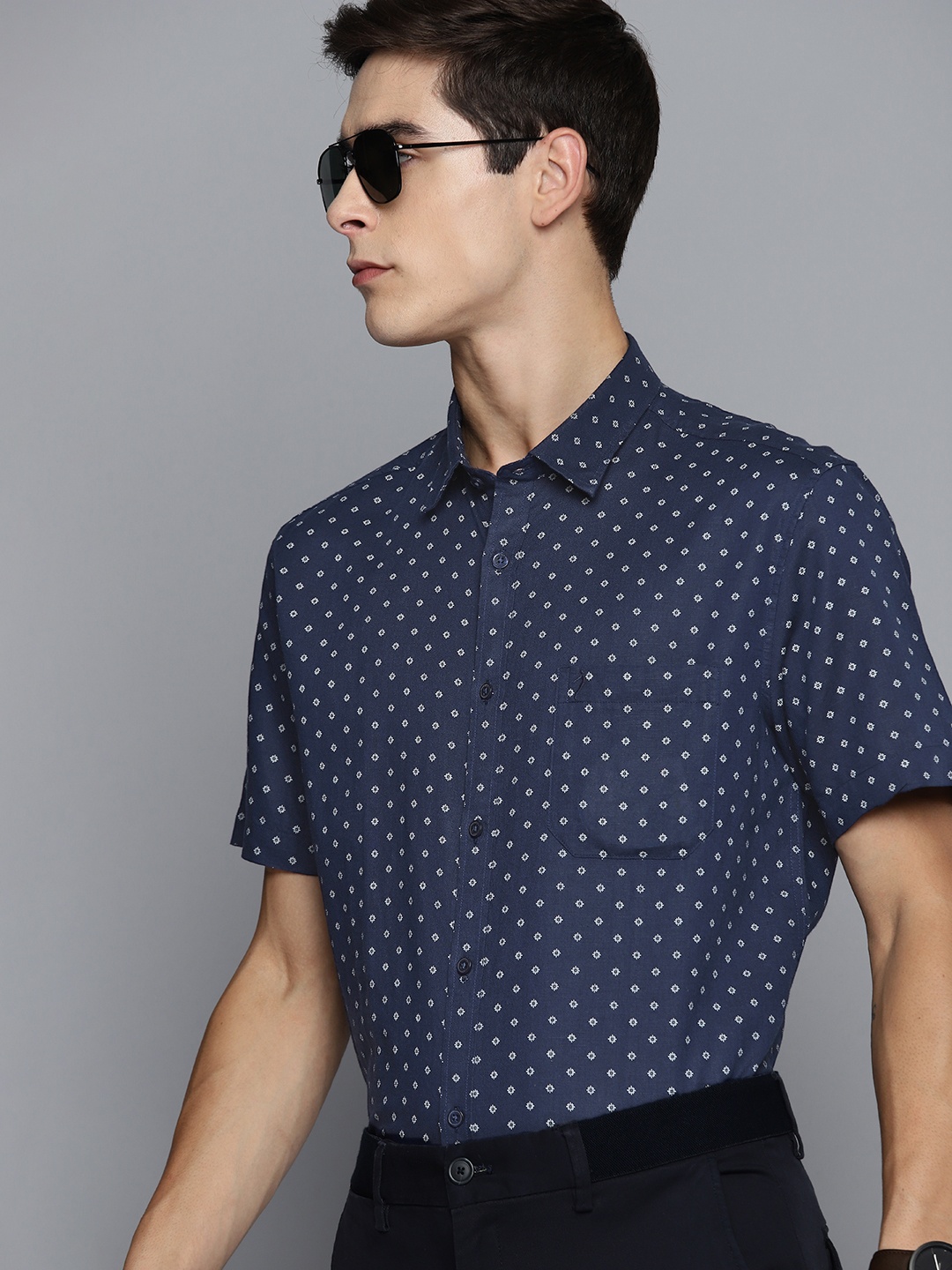 

Indian Terrain Men Pure Cotton Slim Fit Printed Formal Shirt, Navy blue