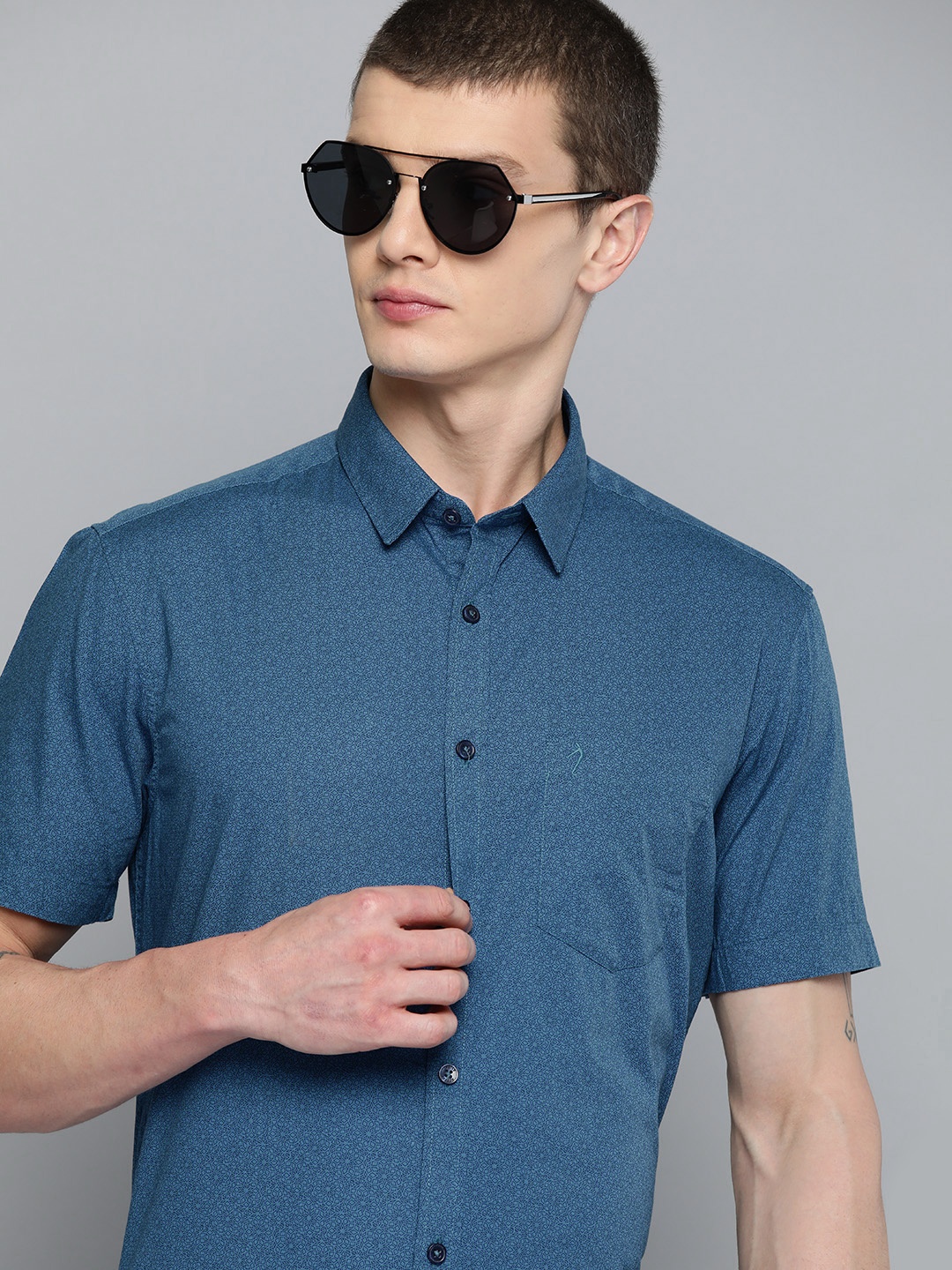 

Indian Terrain Men Slim Fit Printed Pure Cotton Casual Shirt, Teal