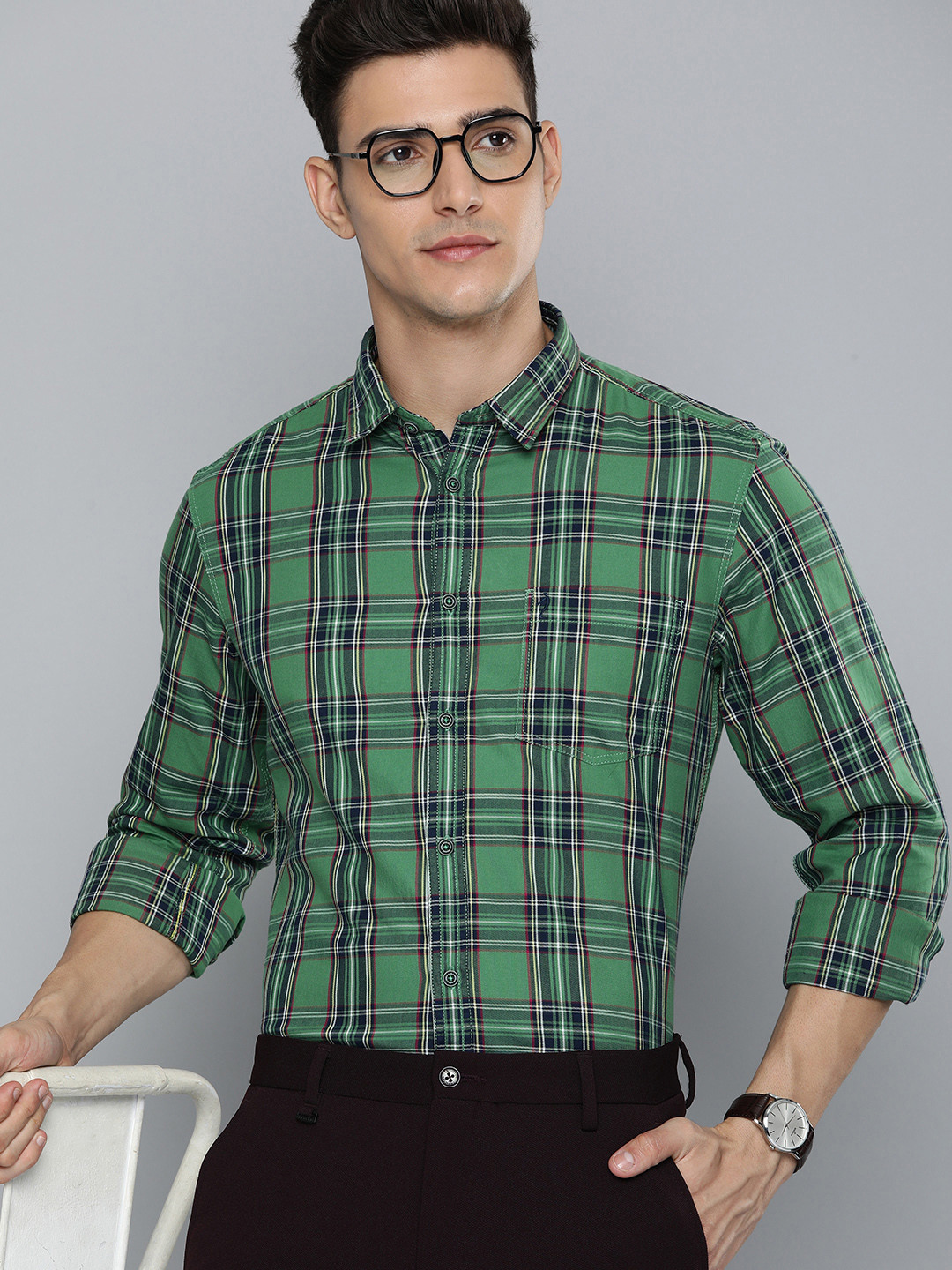 

Indian Terrain Men Chiseled Slim Fit Opaque Checked Semiformal Shirt, Green