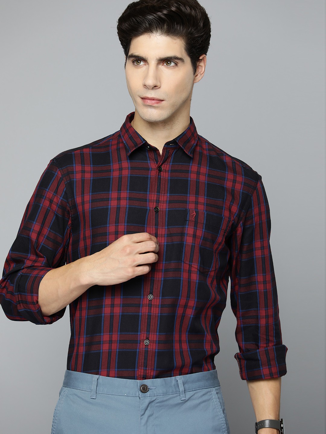 

Indian Terrain Men Slim Fit Checked Pure Cotton Casual Shirt, Red