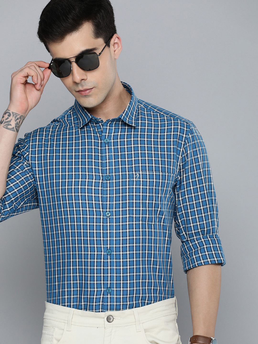 

Indian Terrain Slim Fit Checked Pure Cotton Semiformal Shirt, Blue