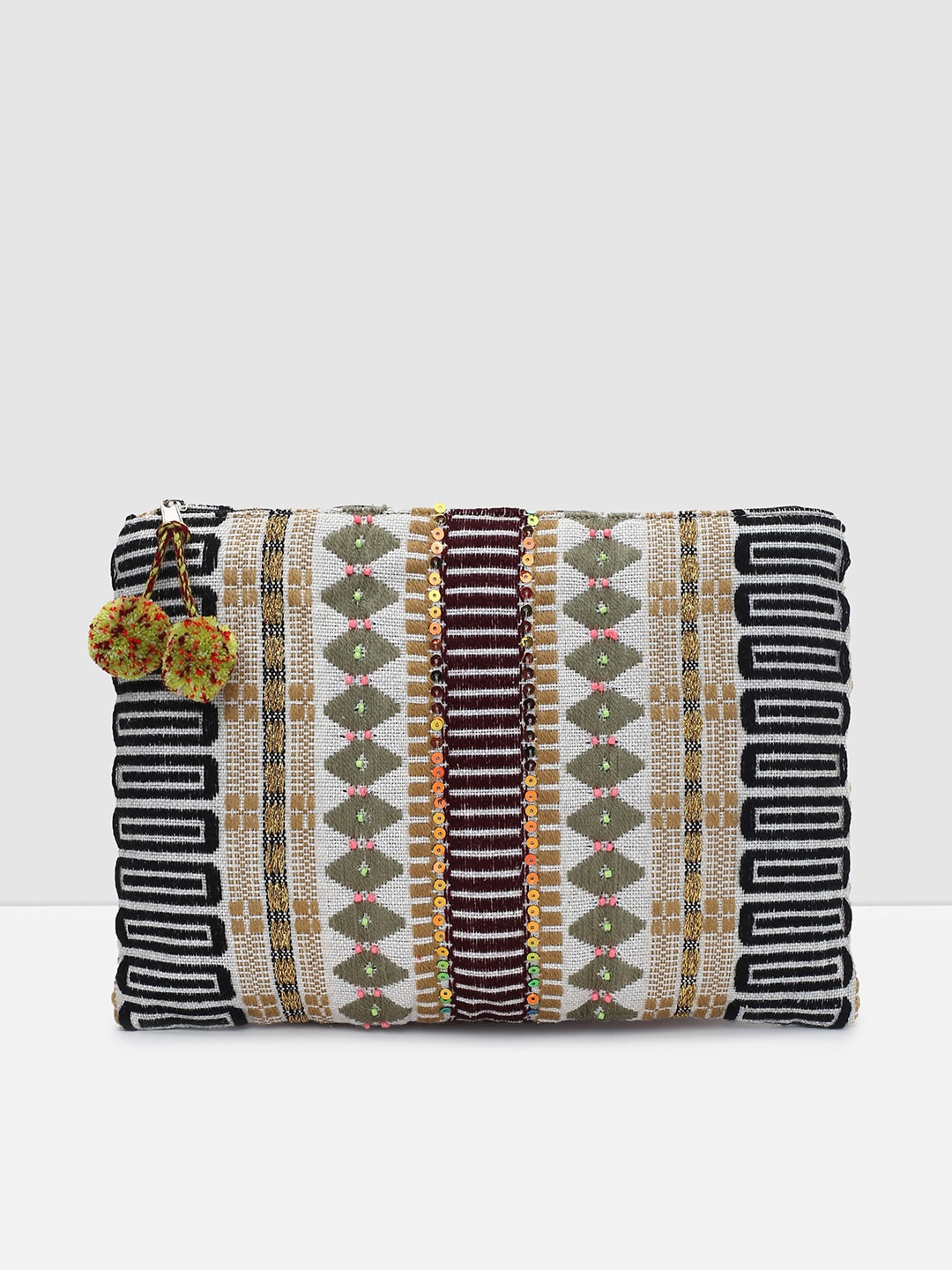

max Cotton Embroidered Travel Pouch Travel Accessory, White
