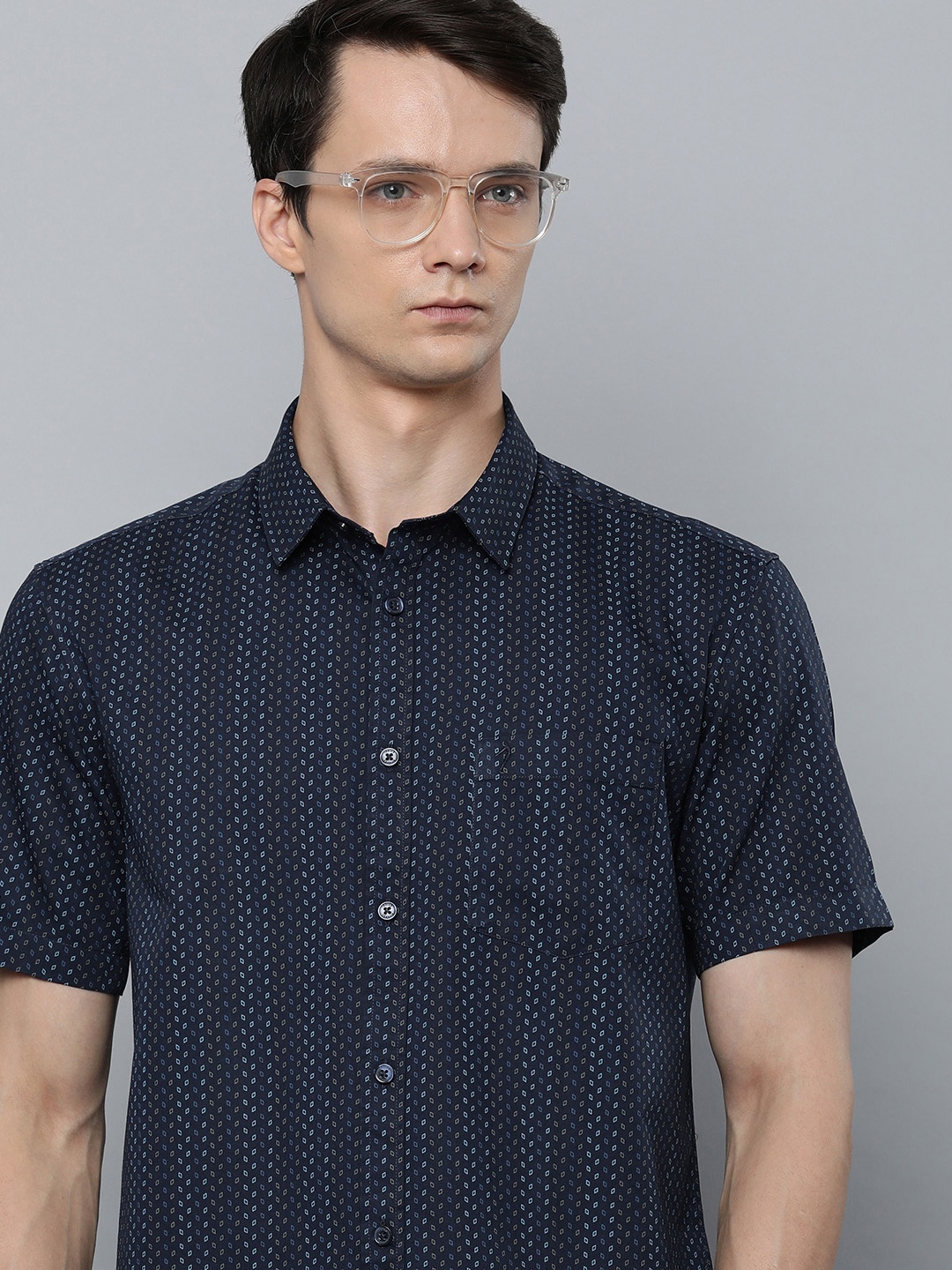 

Indian Terrain Chiseled Slim Fit Printed Pure Cotton Casual Shirt, Navy blue