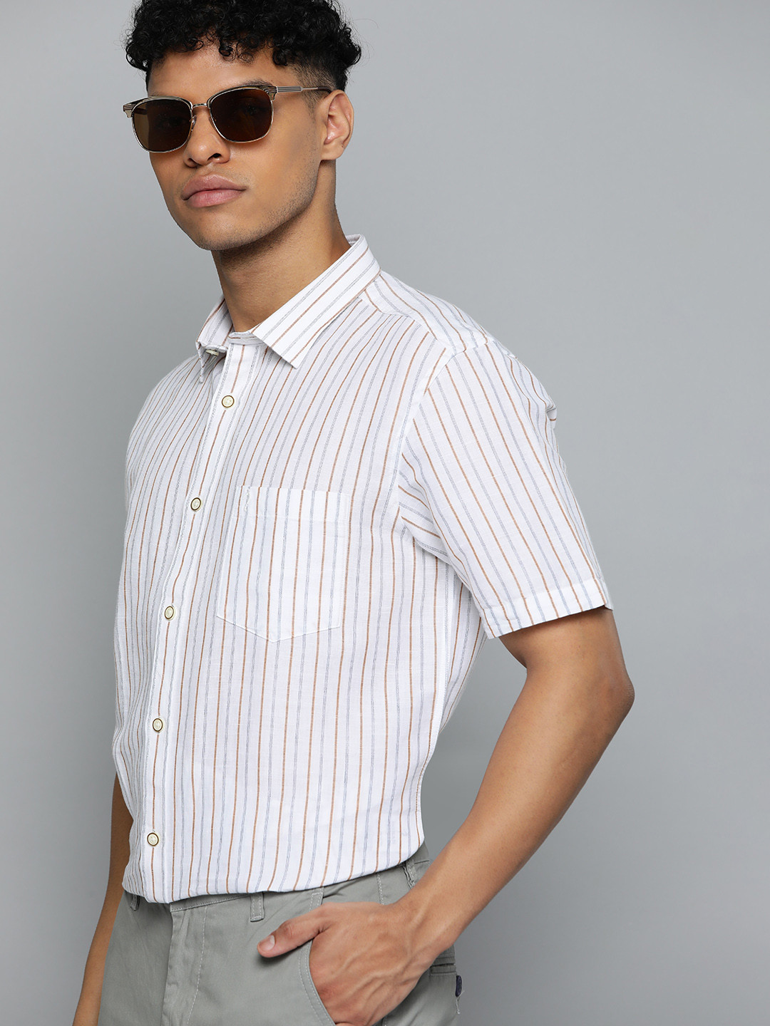 

Indian Terrain Men Pure Cotton Slim Fit Striped Semiformal Shirt, White