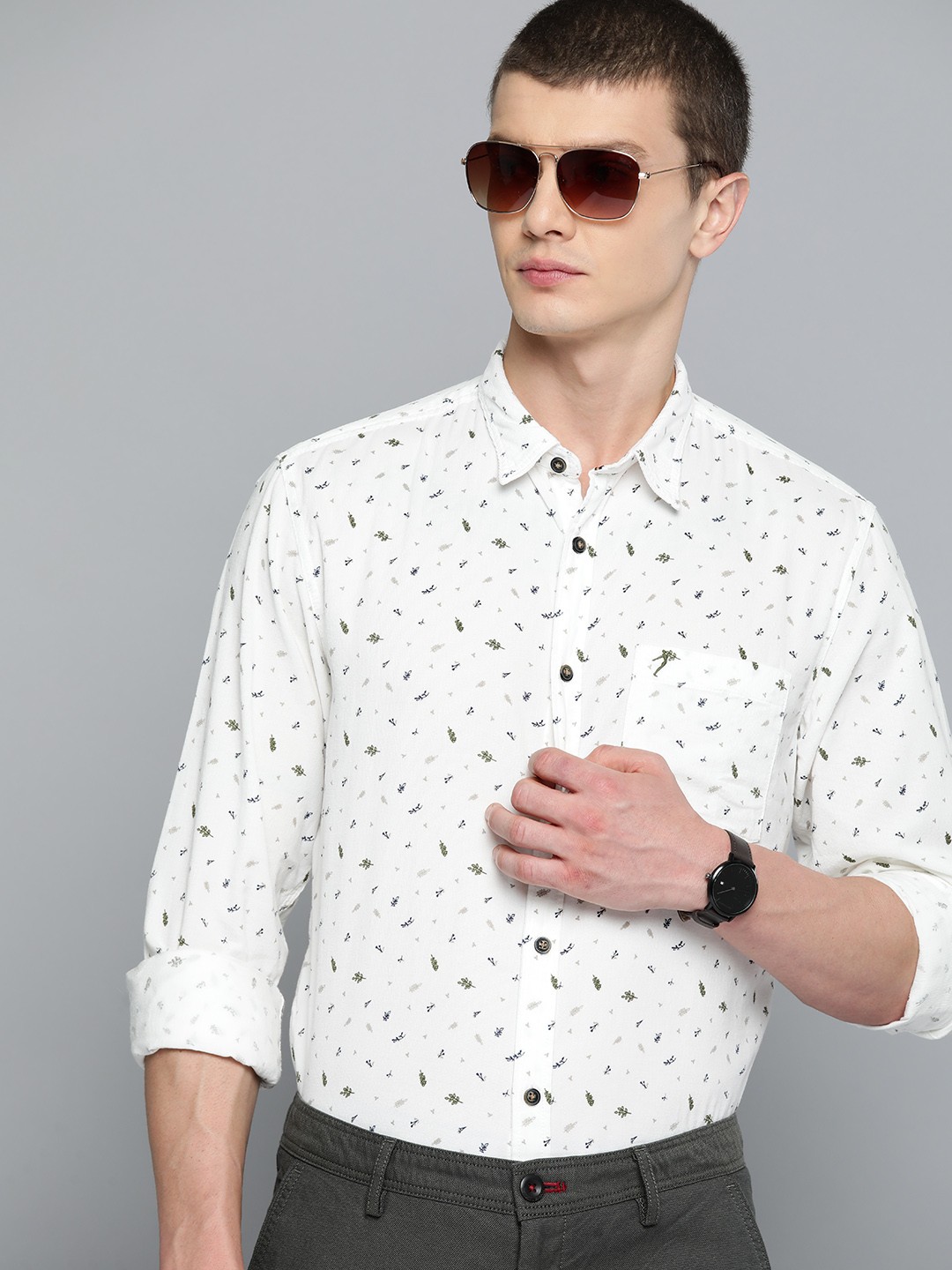 

Indian Terrain Men Slim Fit Floral Printed Corduroy Shirt, White