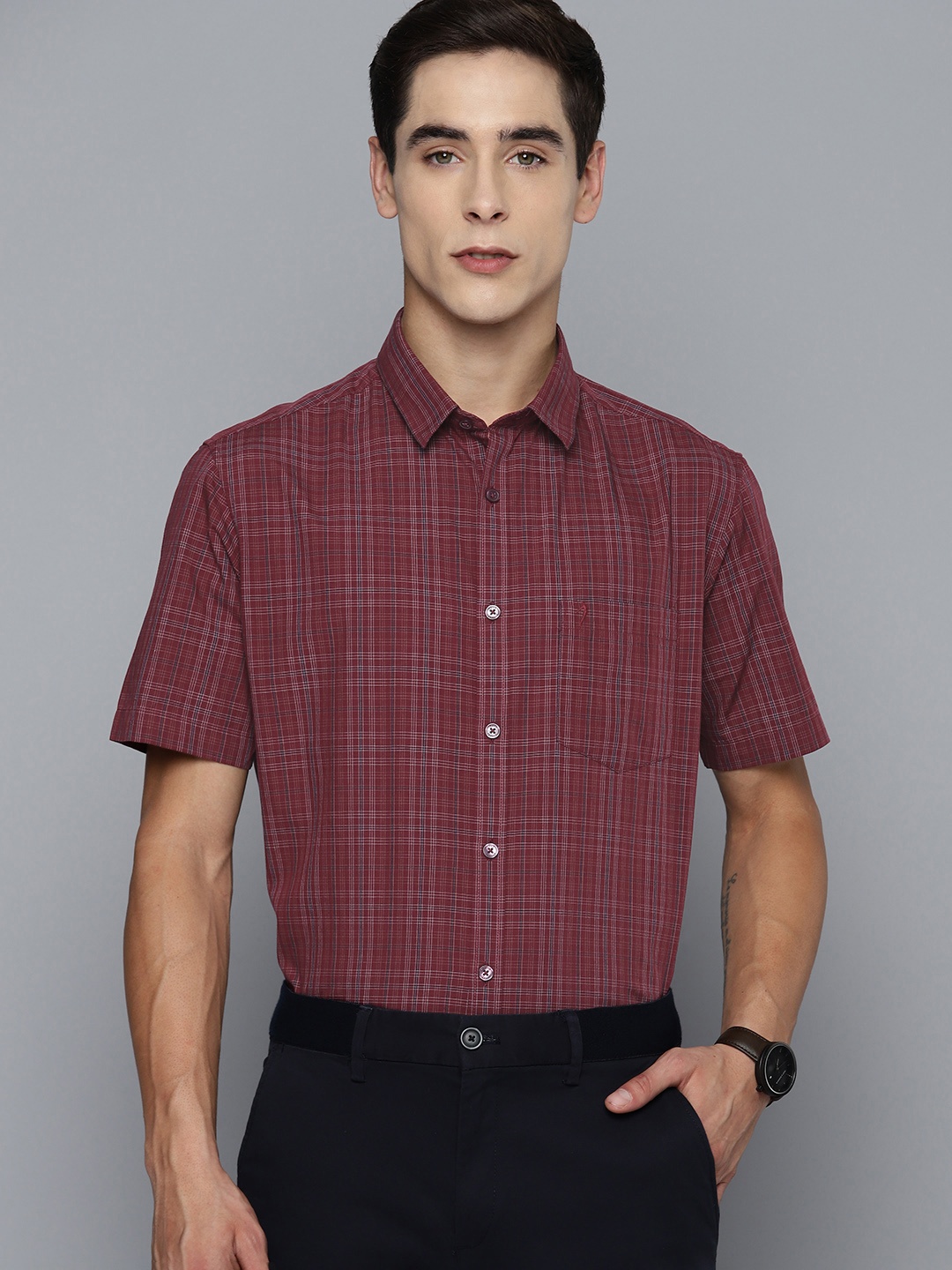 

Indian Terrain Men Pure Cotton Slim Fit Tartan Checked Formal Shirt, Maroon