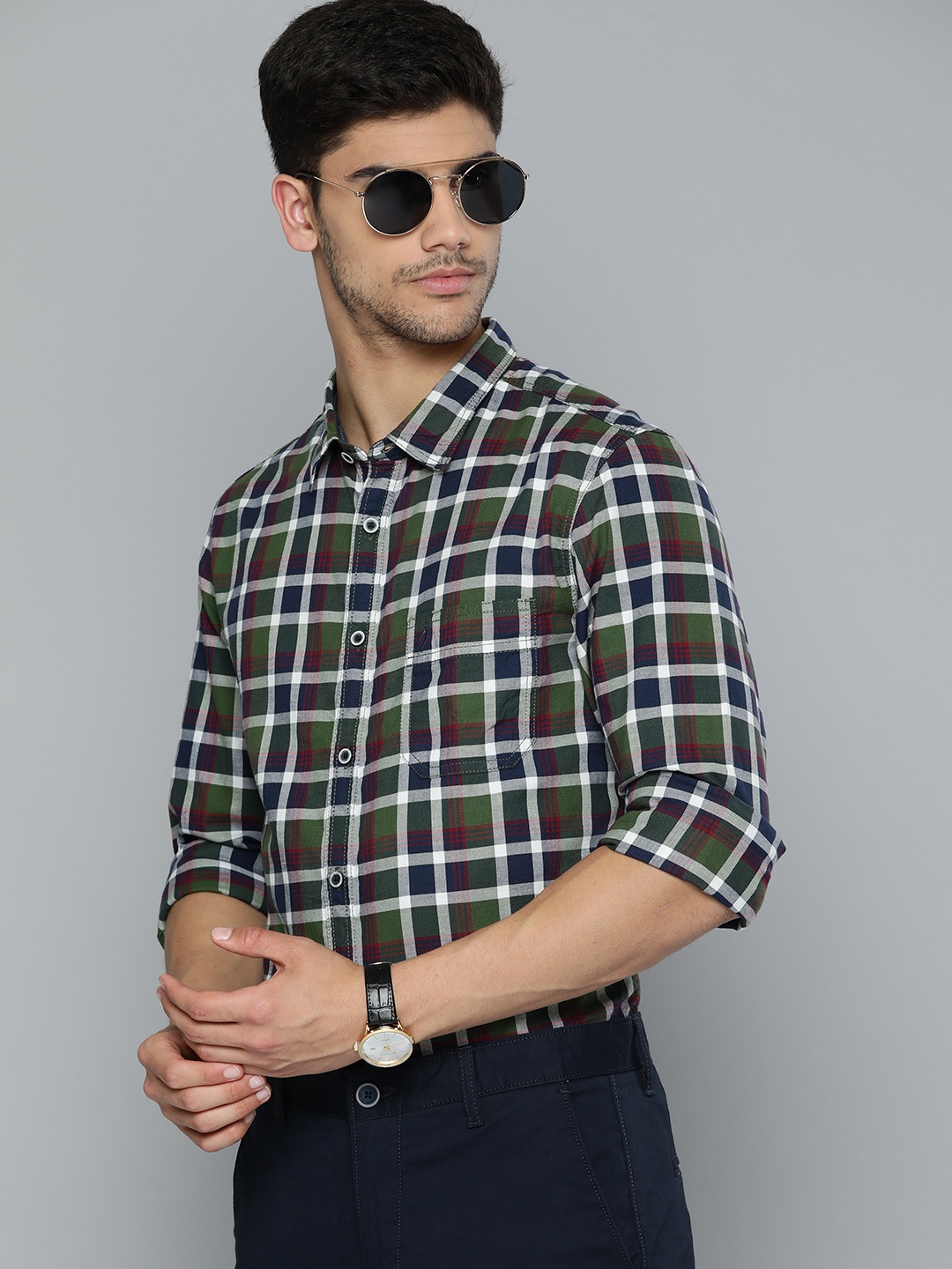 

Indian Terrain Men Chiseled Slim Fit Opaque Checked Casual Shirt, Green