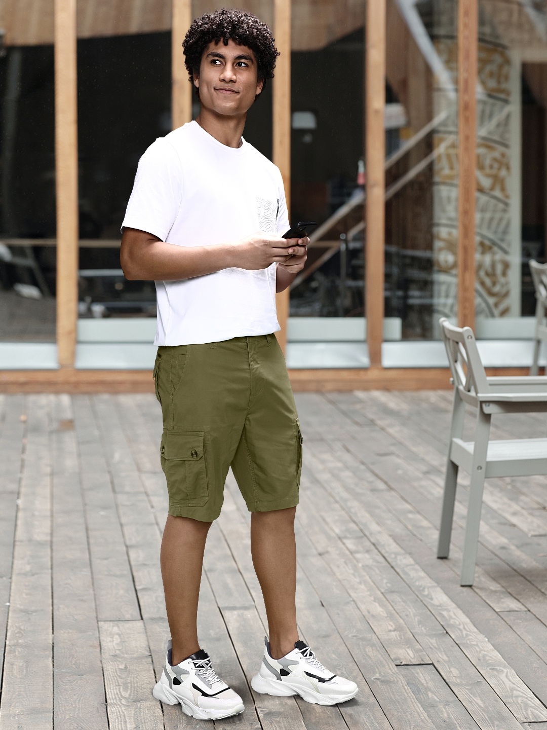 

United Colors of Benetton Men Comfort Fit Cargo Shorts, Olive