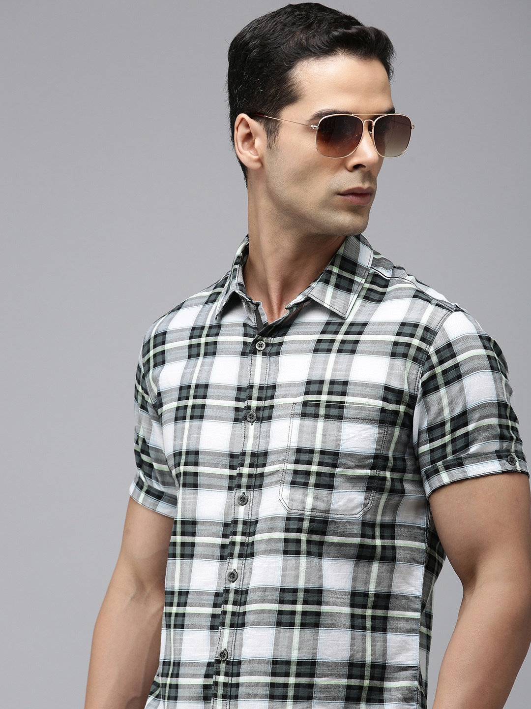 

SPYKAR Pure Cotton Slim Fit Checked Casual Shirt, Black