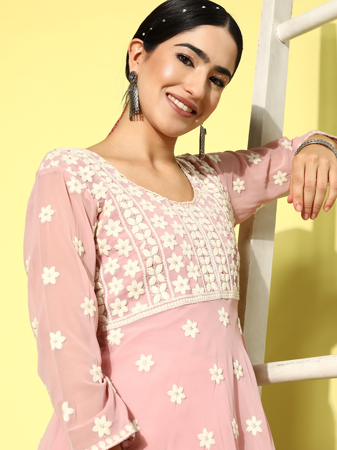 

Inddus Floral Embroidered Thread Work Georgette Kurta with Inner, Pink