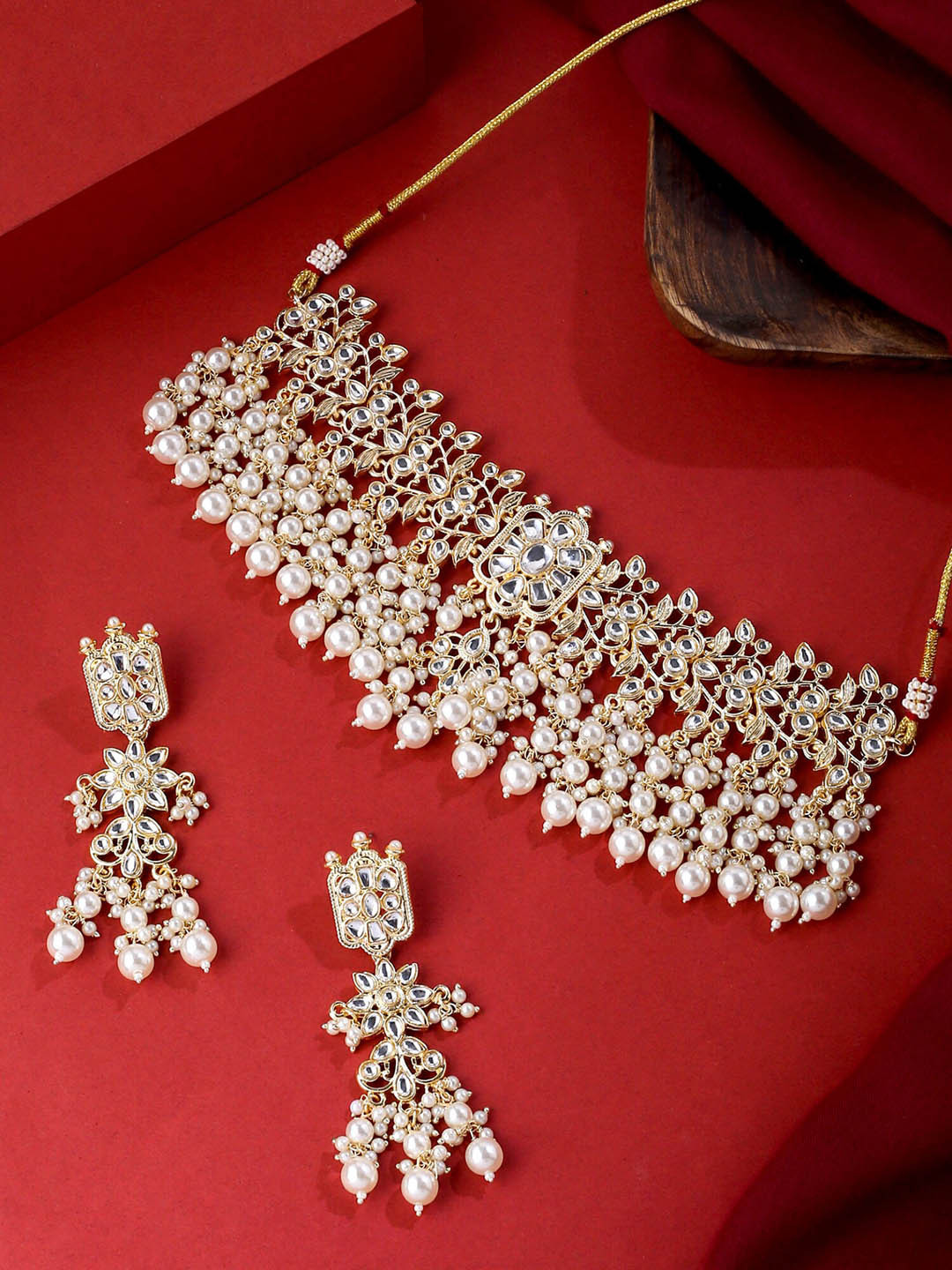 

Yellow Chimes Gold-Plated Kundan-Studded & Beaded Choker Jewellery Set, White
