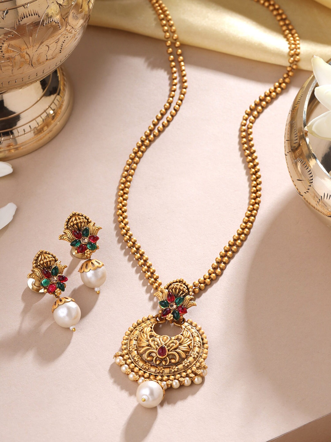 

Yellow Chimes Gold-Plated Pearls Jewellery Set