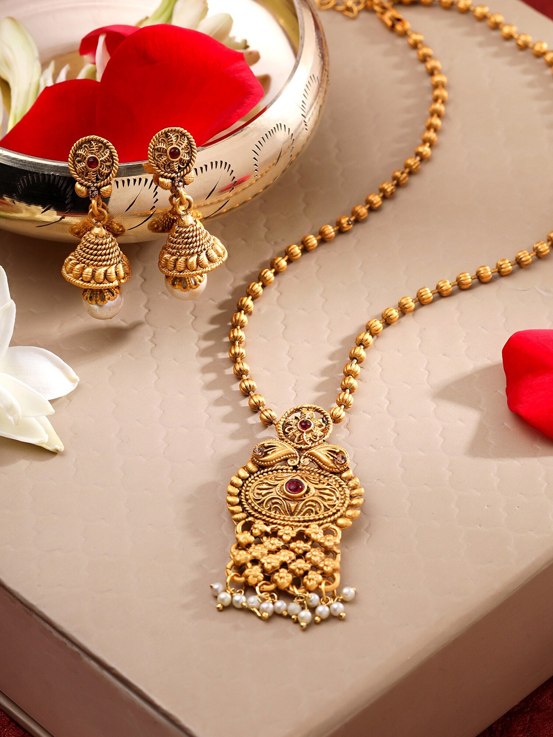 

Yellow Chimes Gold-Plated Beads & Pearls-Studded Jewellery Set