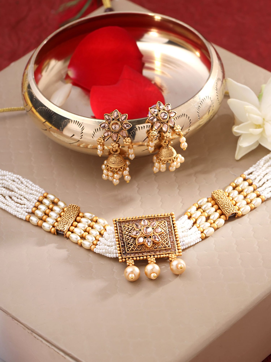 

Yellow Chimes Gold-Plated Kundan-Studded & Beaded Choker Jewellery Set