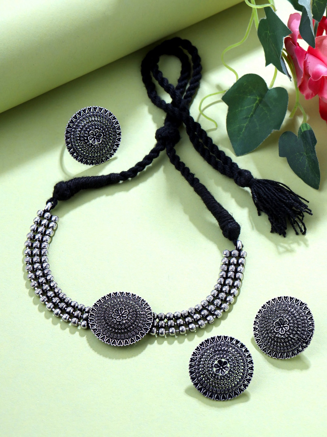 

Yellow Chimes Oxidised Round Floral Charm Jewellery Set, Silver