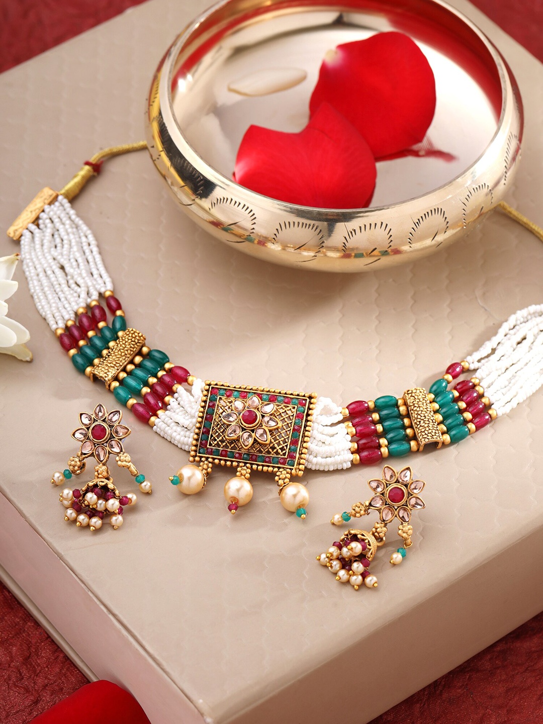 

Yellow Chimes Gold-Plated Kundan Studded & Pearl Beaded Choker Jewellery Set, White