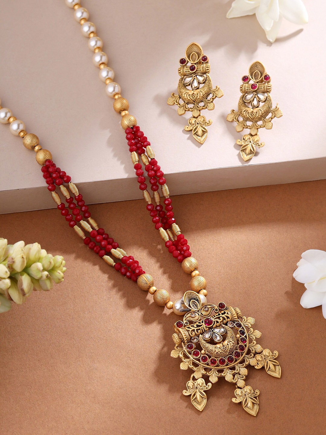 

Yellow Chimes Gold-Plated Red & White Pearl-beaded Jewellery Set