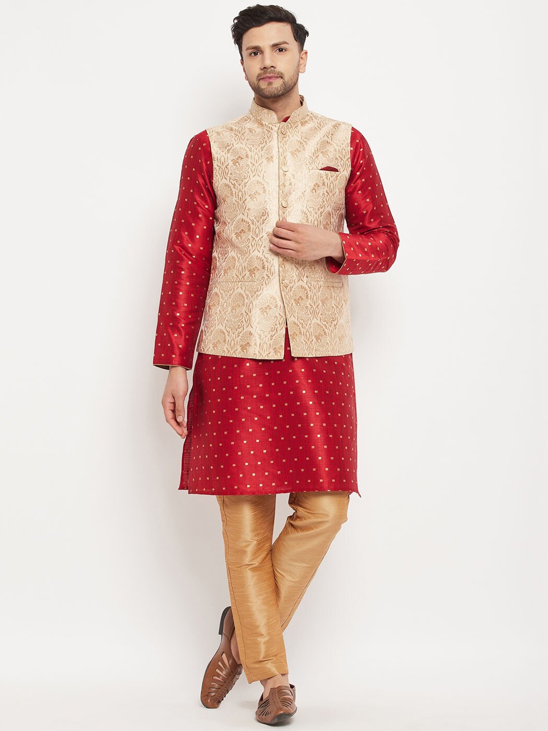 

VASTRAMAY Woven Design Straight Zari Kurta with Pyjamas & Nehru Jacket, Maroon