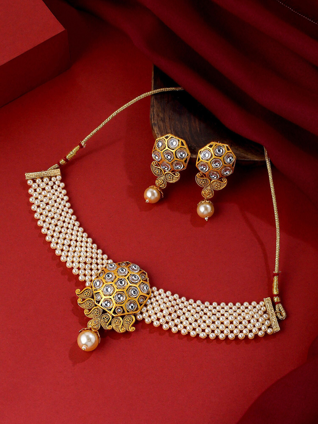 

Yellow Chimes Gold-Plated Kundan Studded & Beaded Jewellery Set, White