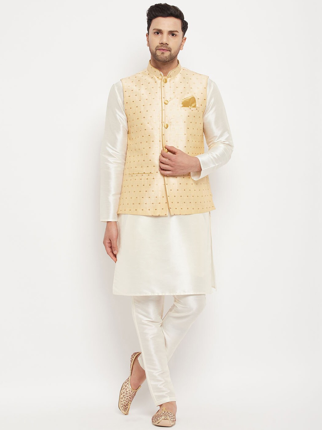 

VASTRAMAY Straight Kurta with Pyjamas & Nehru Jacket, Off white