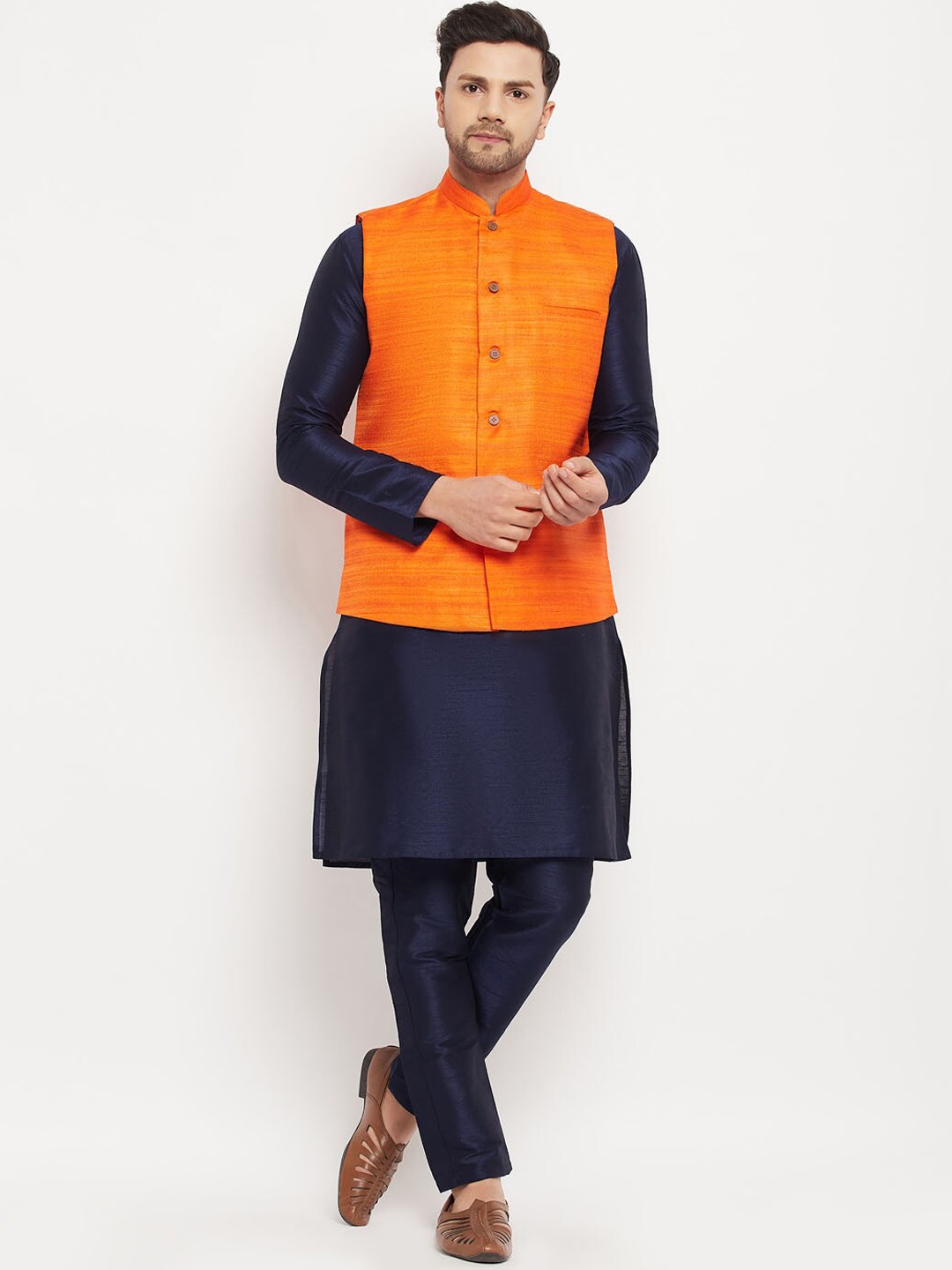 

VASTRAMAY Straight Kurta with Pyjamas & Nehru Jacket, Navy blue