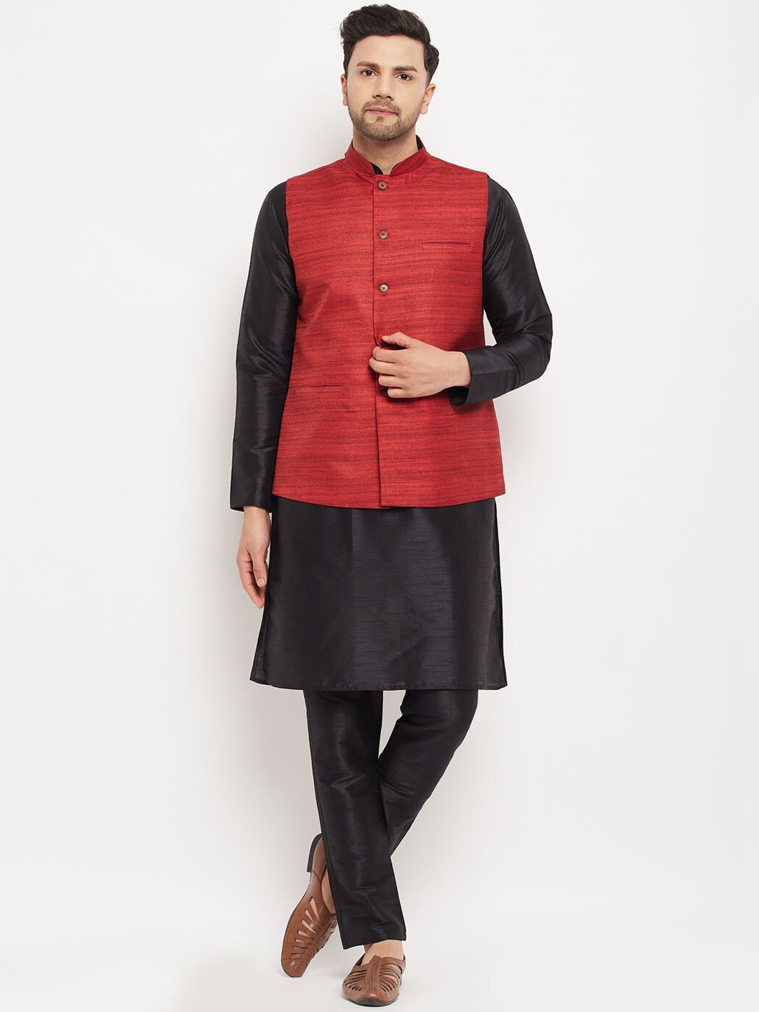 

VASTRAMAY Mandarin Collar Straight Kurta with Pyjamas & Nehru Jacket, Black