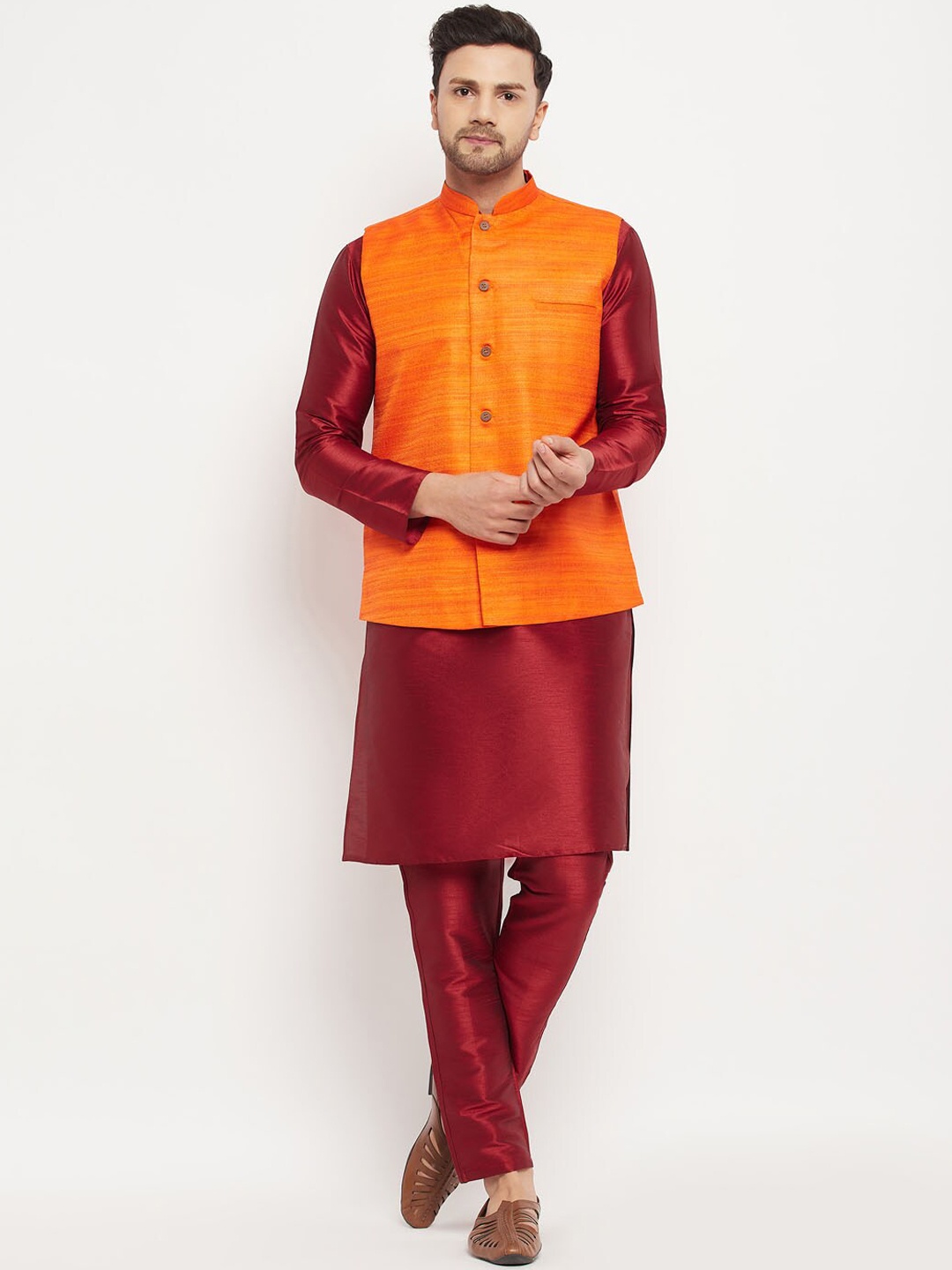 

VASTRAMAY Straight Kurta with Pyjamas & Nehru Jacket, Maroon